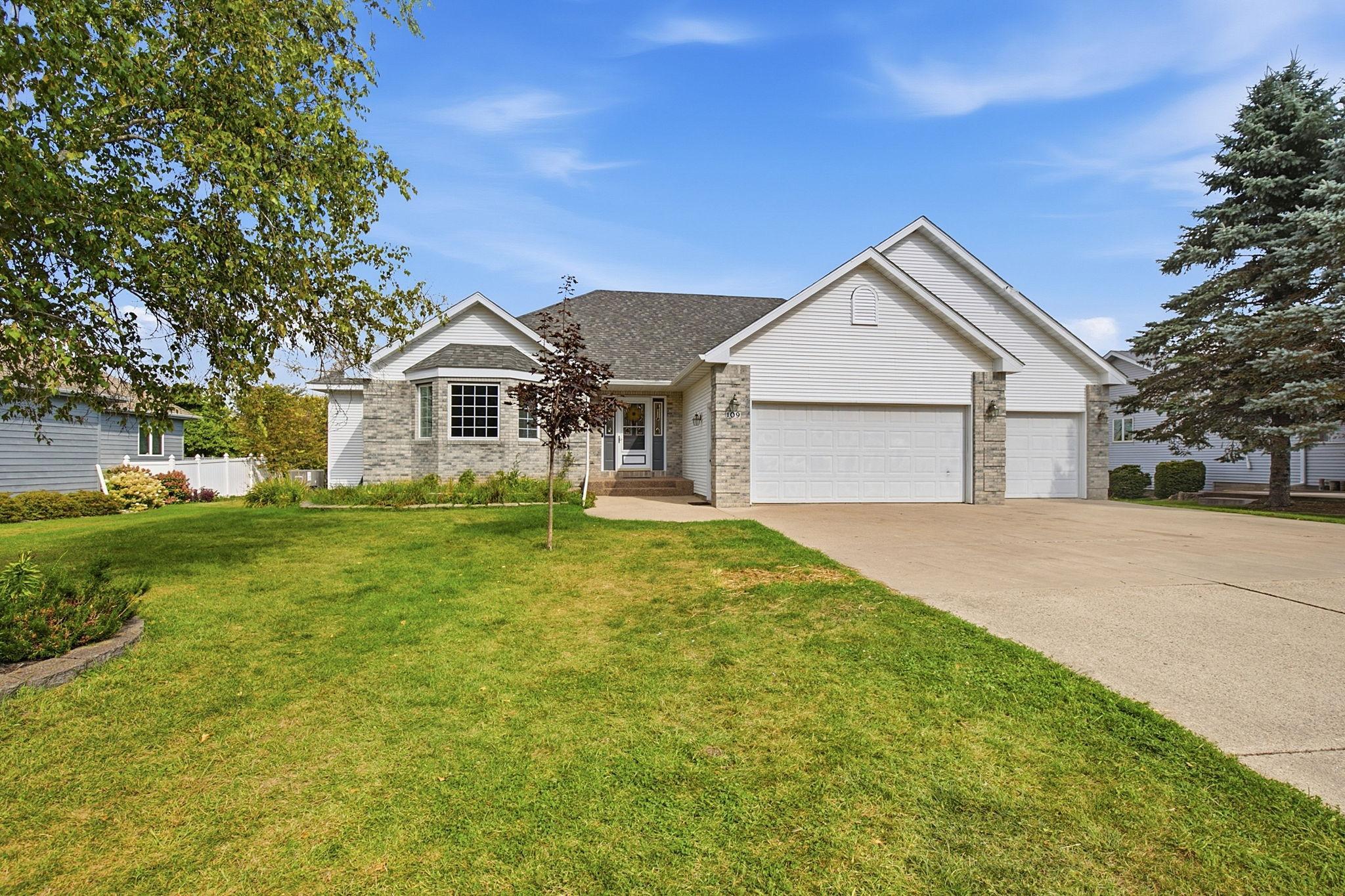 2nd image of 109 Anglewood Dr, Kenyon, MN 55946 | MLS# 7122041