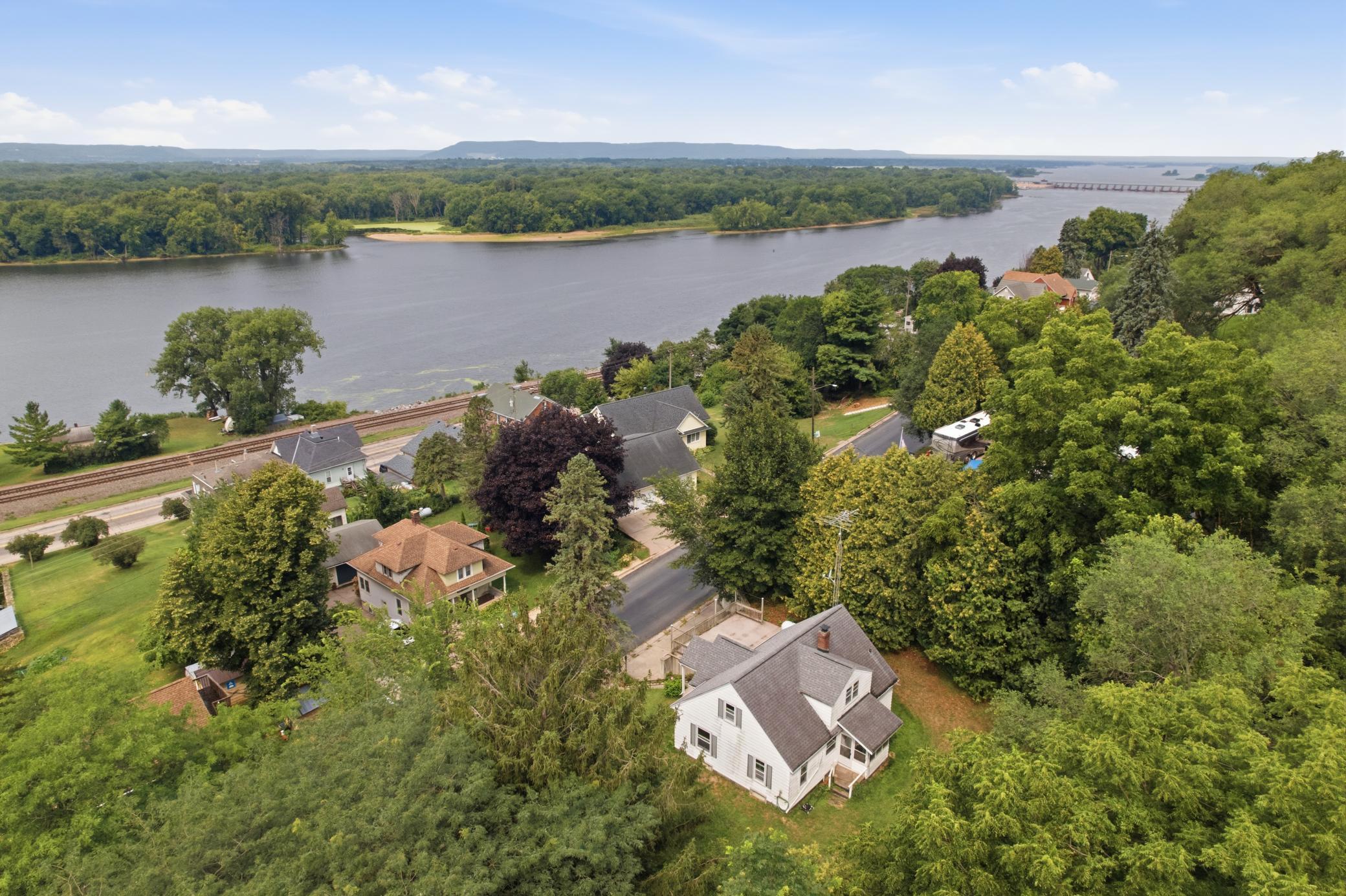 2nd image of 1109 S 2nd St, Alma, WI 54610 | MLS# 7122131