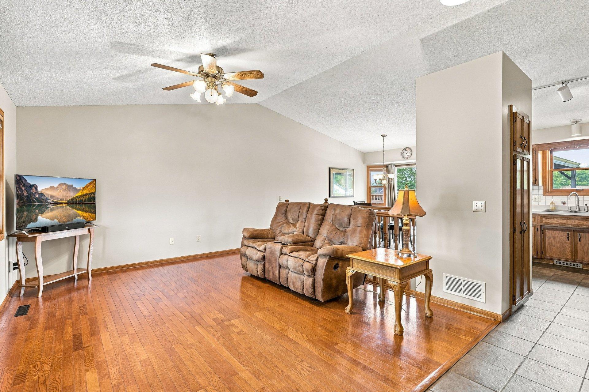 3rd image of 17314 Greentree Path, Lakeville, MN 55044 | MLS# 7122134