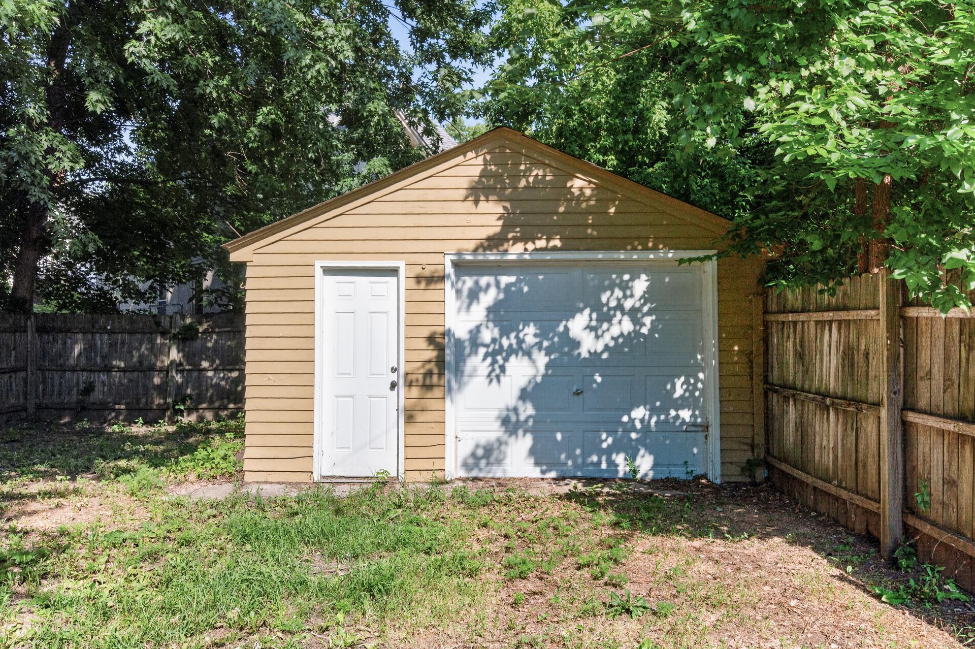 29th image of 2332 Sheridan Ave N, Minneapolis, MN 55411 | MLS# 7122142