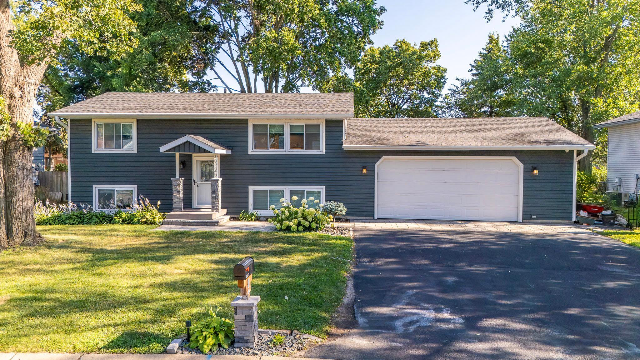 1st image of 10225 99th Ave N, Maple Grove, MN 55369 | MLS# 7122186
