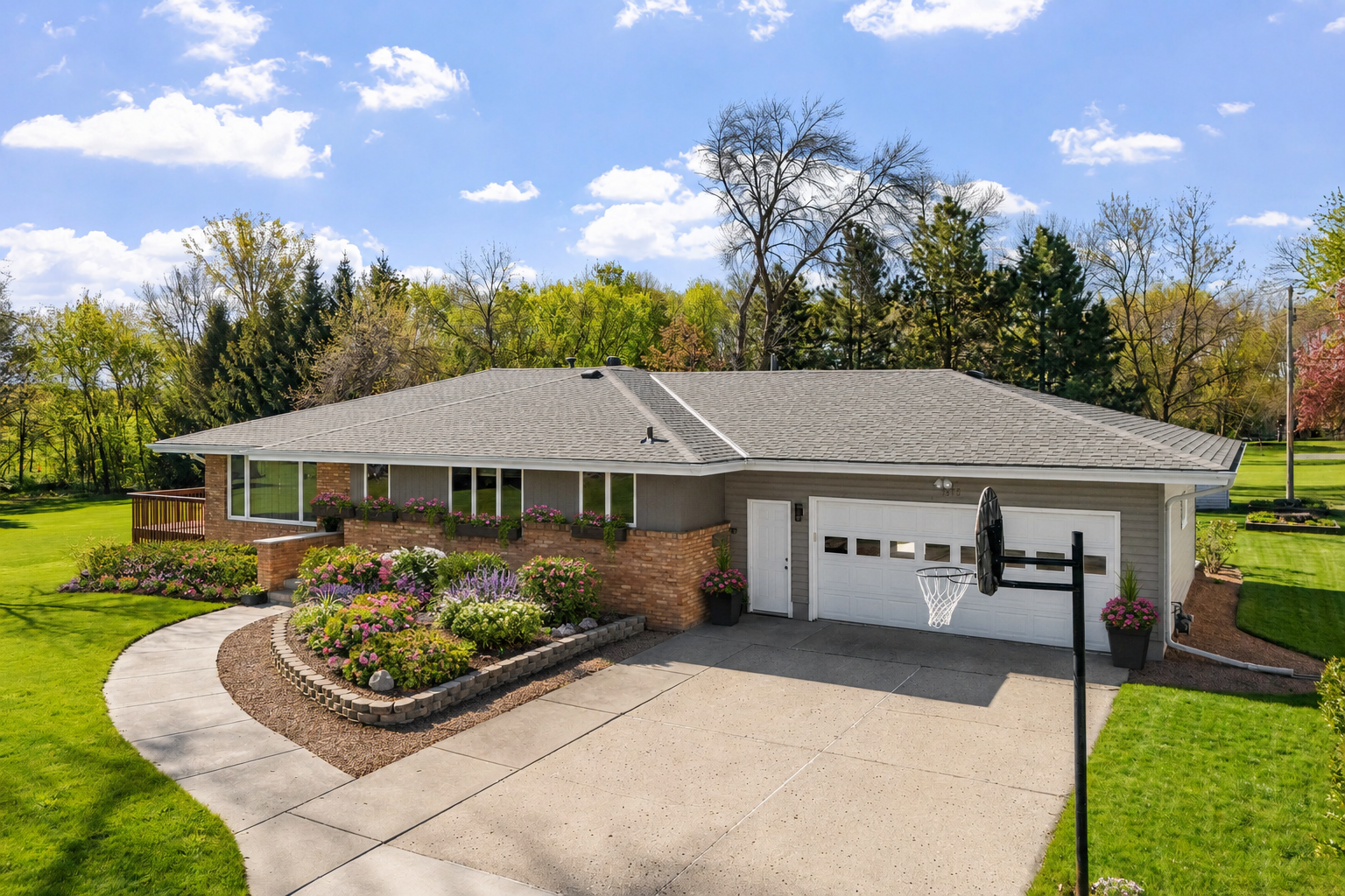 1st image of 616 Elm Ave Se, Montgomery, MN 56069 | MLS# 7122263