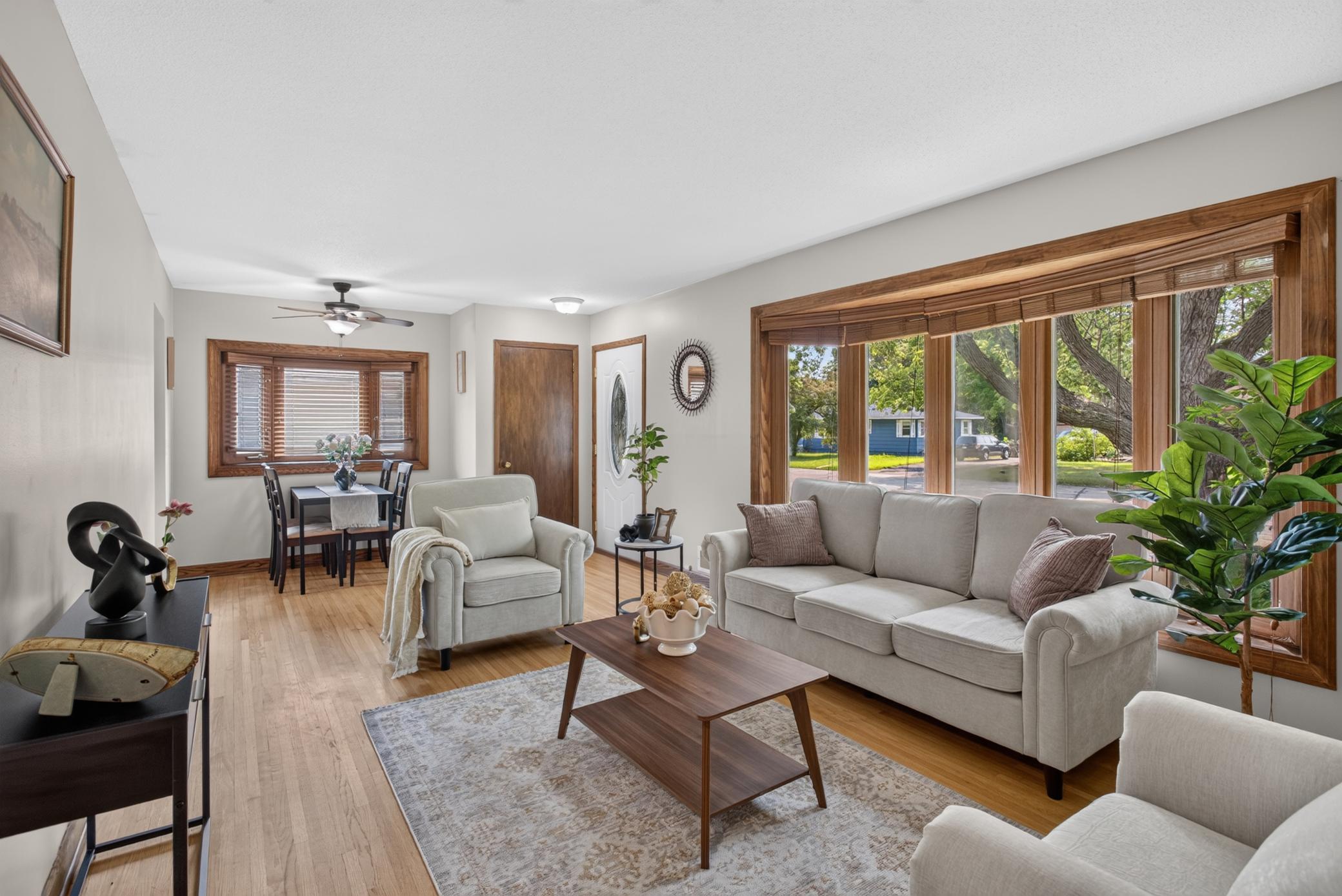 1st image of 1212 Sugar Ln, Chaska, MN 55318 | MLS# 7122277