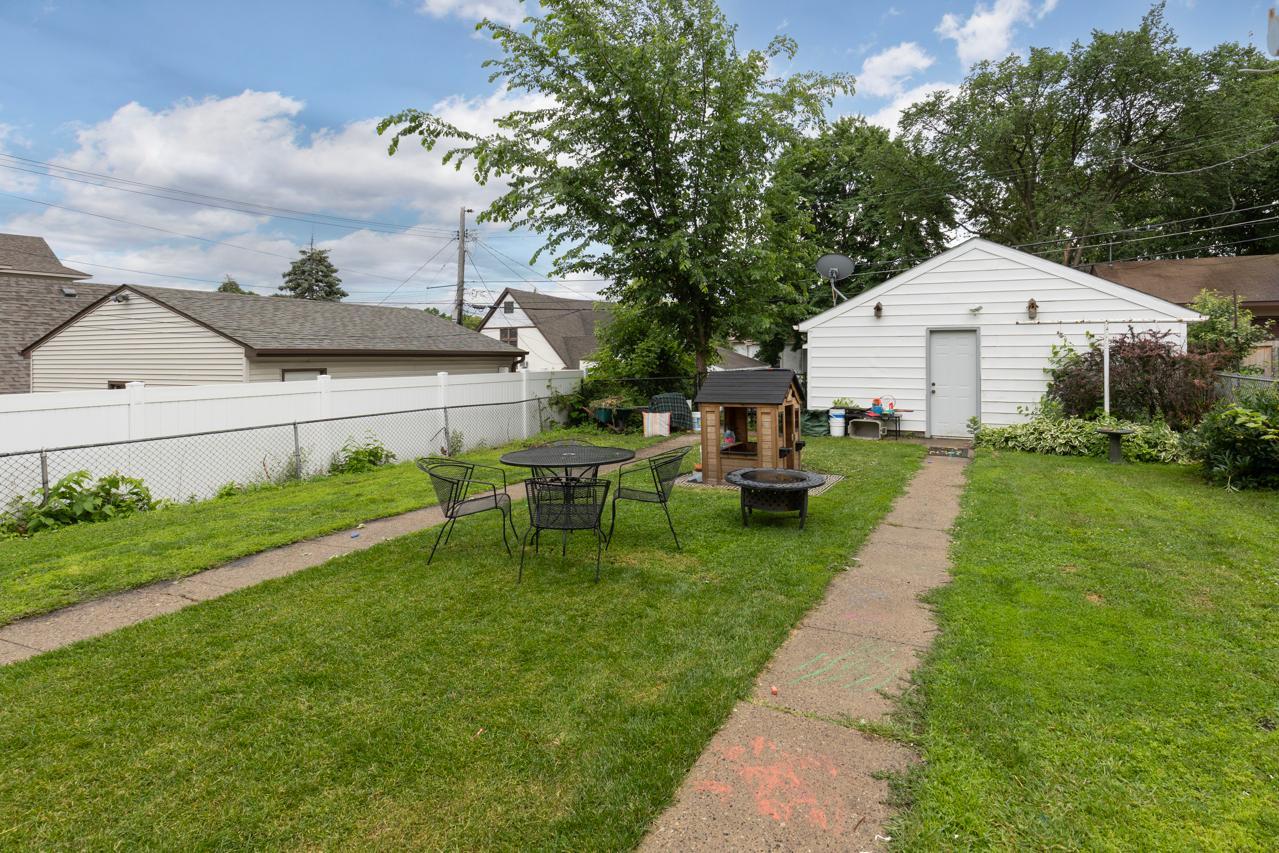 2nd image of 1122 Marshall Ave, Saint Paul, MN 55104 | MLS# 7122278