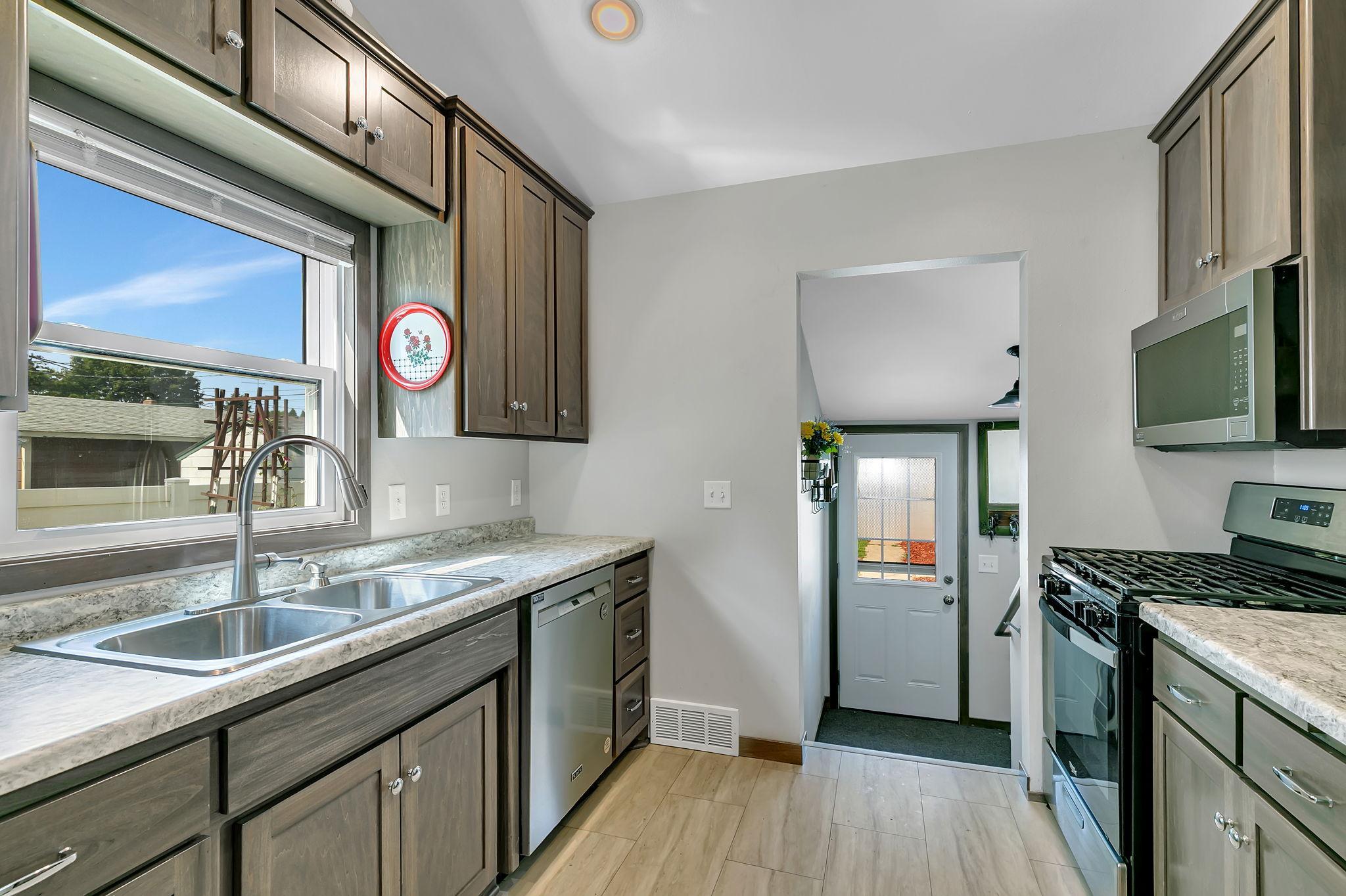 4th image of 321 32Nd Ave N, Saint Cloud, MN 56303 | MLS# 7122305
