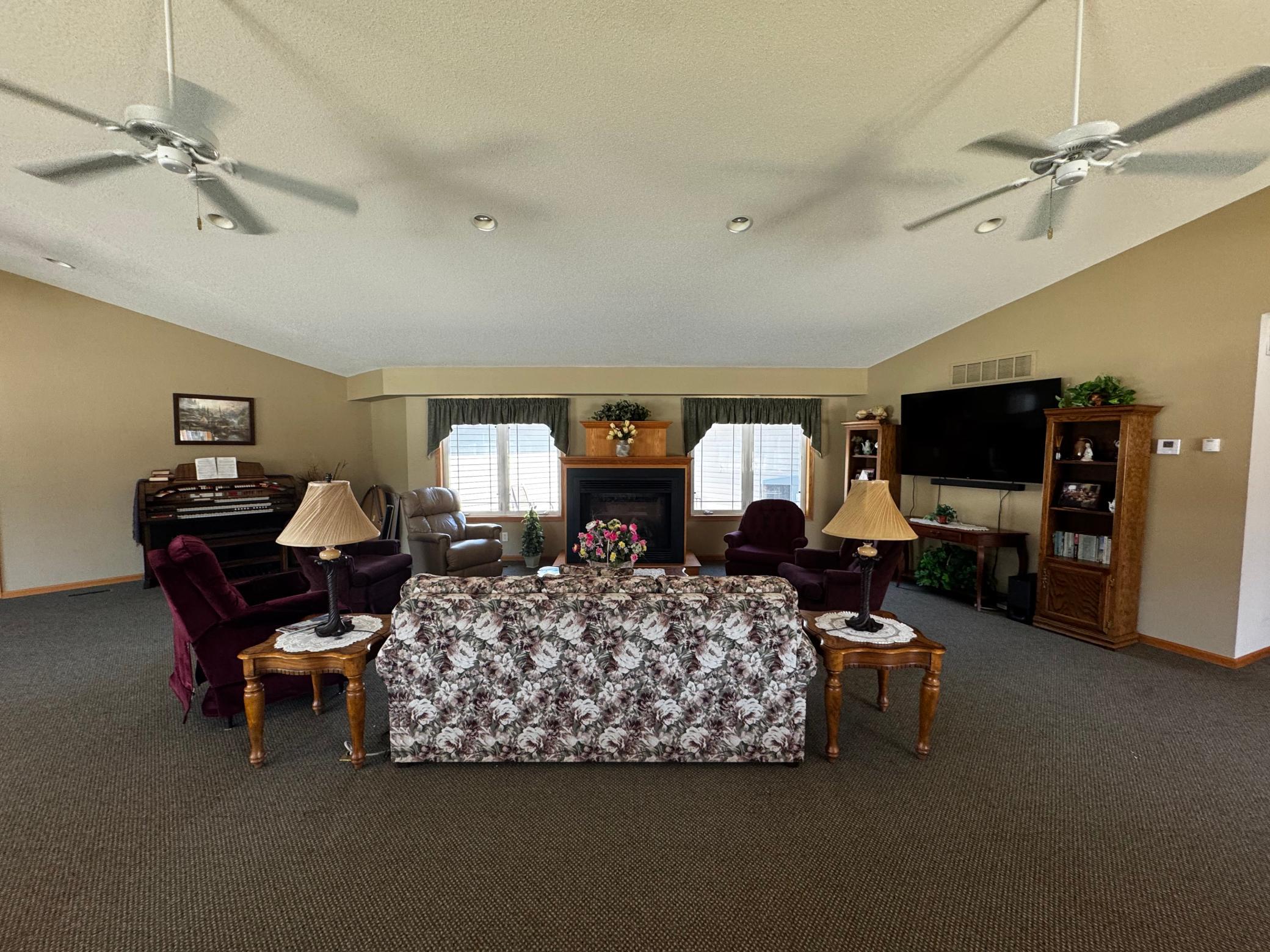 2nd image of 307 Roseland Ave, Prinsburg, MN 56281