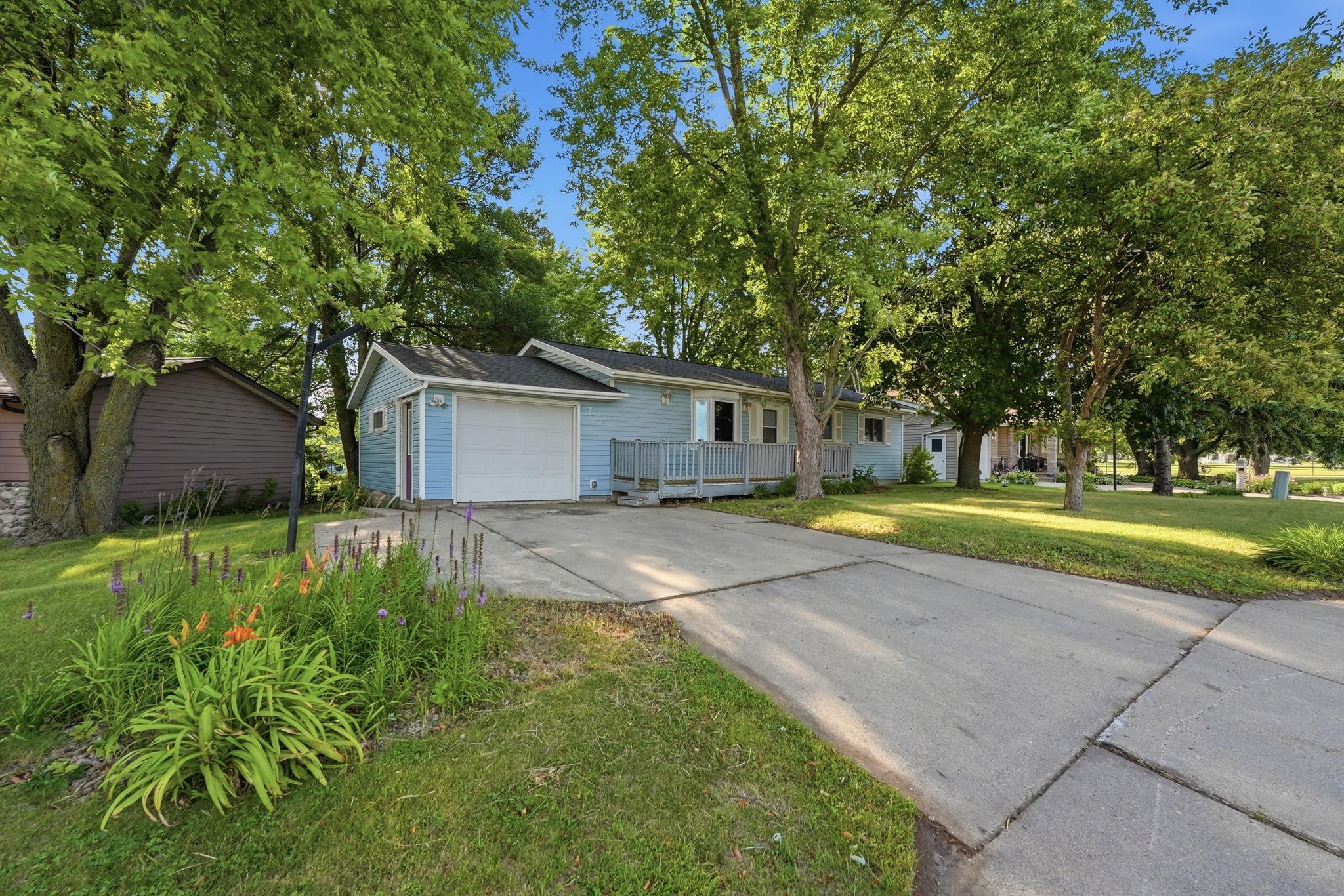 1st image of 724 Centre St, Sauk Centre, MN 56378 | MLS# 7122313
