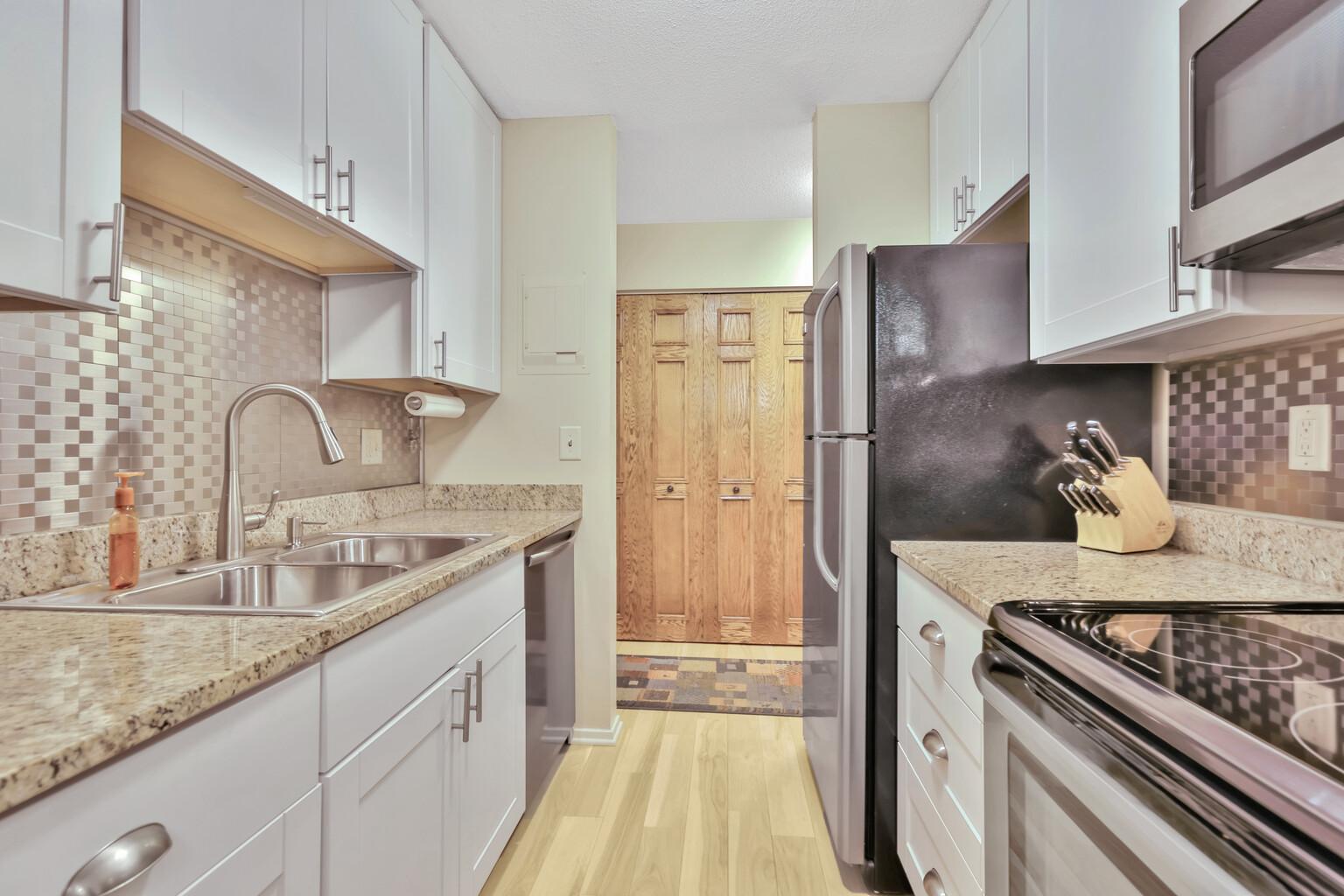 4th image of 2800 Hamline Ave N #241, Saint Paul, MN 55113 | MLS# 7122324