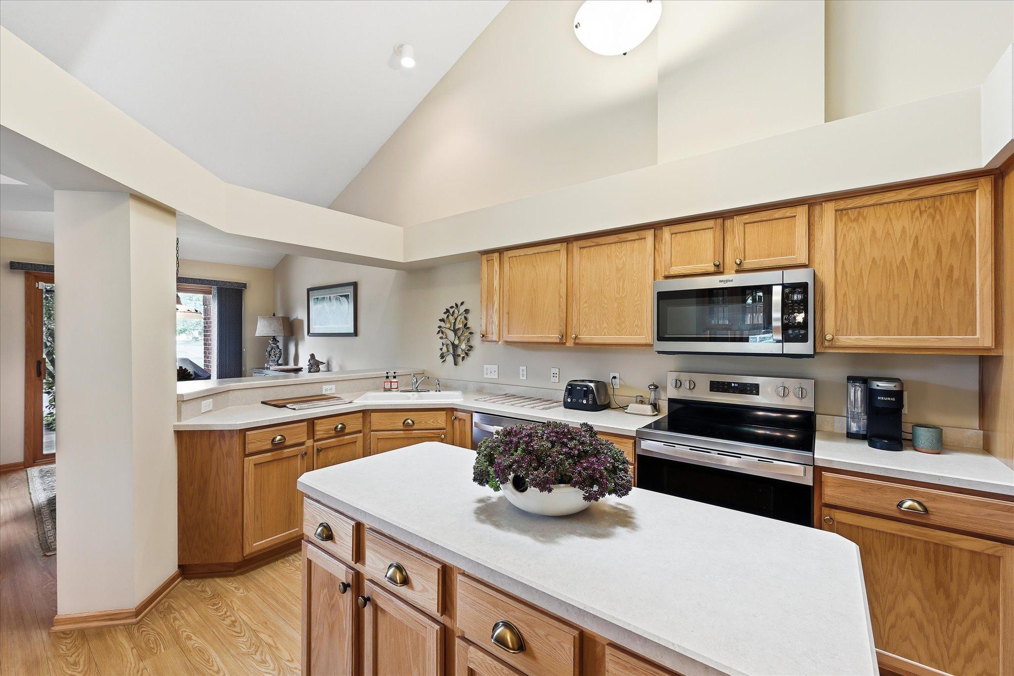 3rd image of 247 W Canyon Dr, Hudson, WI 54016 | MLS# 7122346
