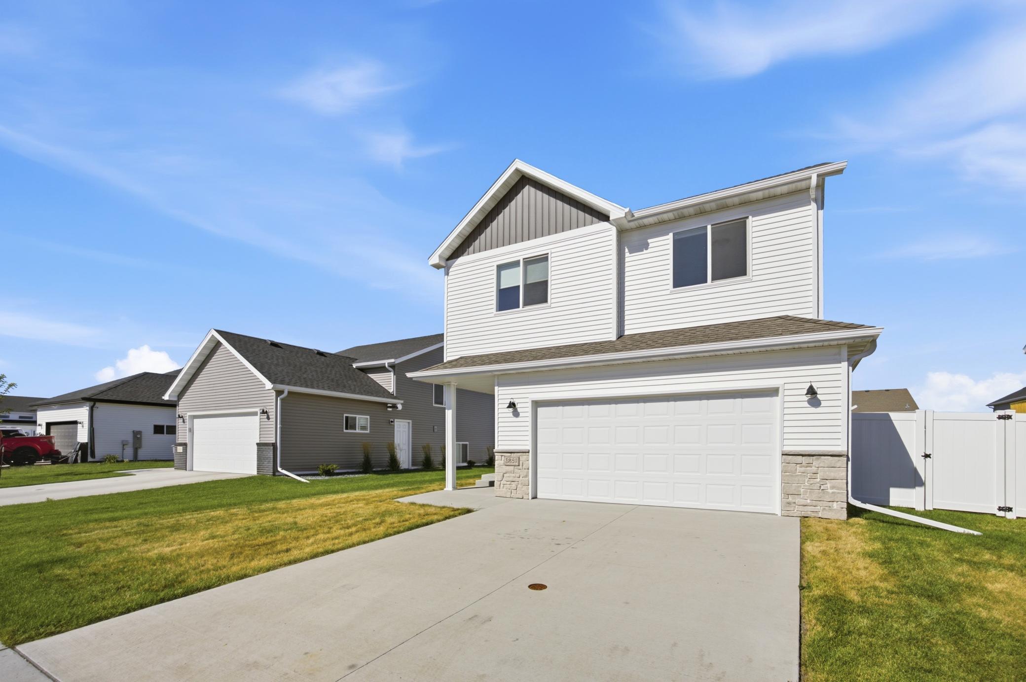 2nd image of 3851 19th St S, Moorhead, MN 56560 | MLS# 7122380