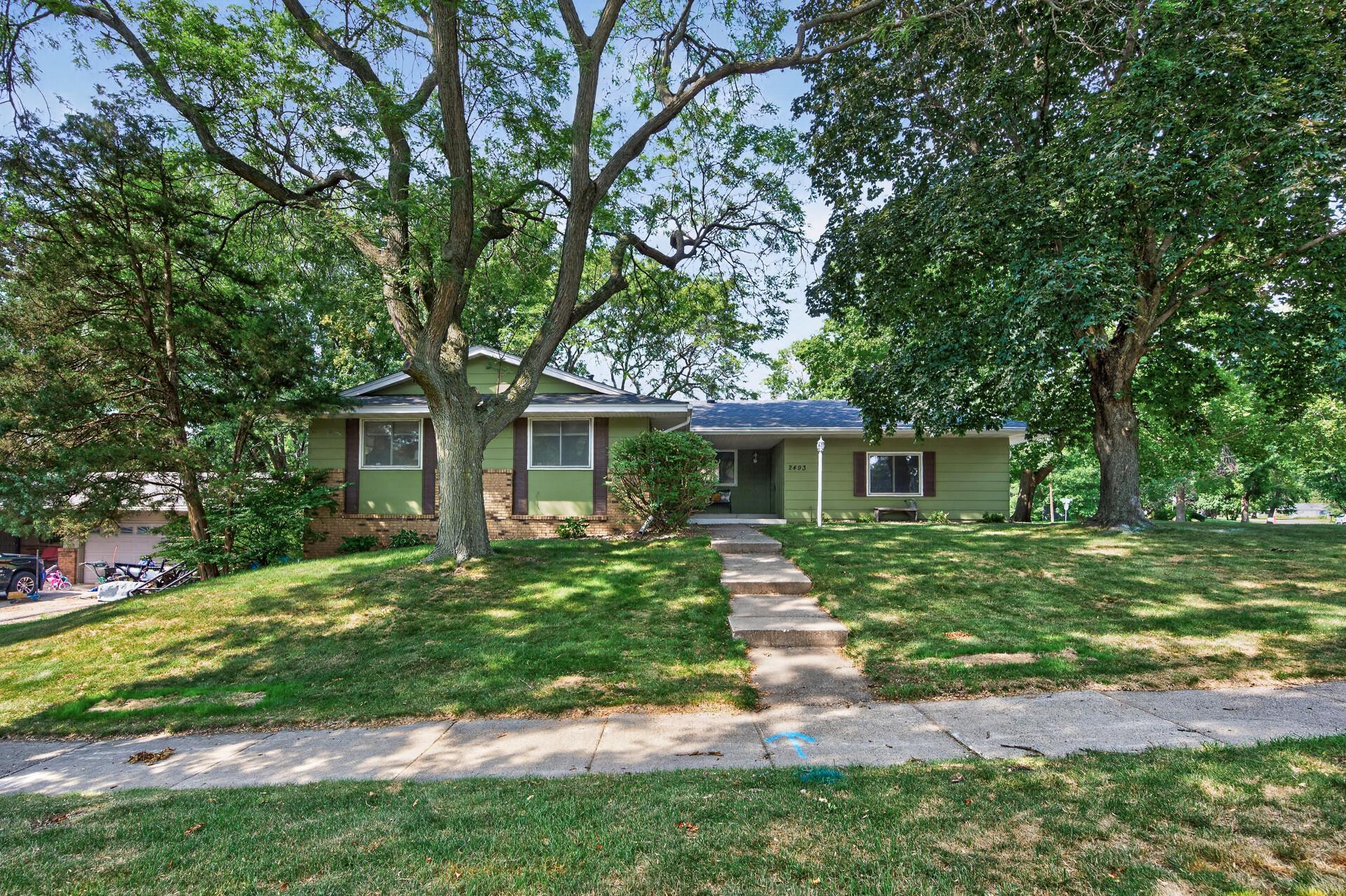 1st image of 2493 Orchard Ln, Saint Paul, MN 55110 | MLS# 7122427
