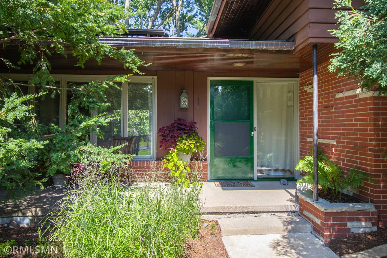 2nd image of 1 Hingham Cir, Saint Paul, MN 55118 | MLS# 7122461