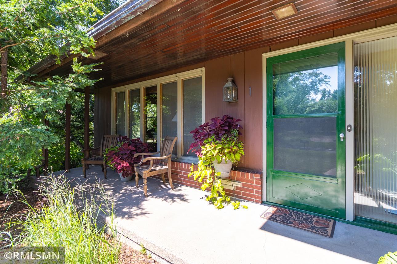 3rd image of 1 Hingham Cir, Saint Paul, MN 55118 | MLS# 7122461