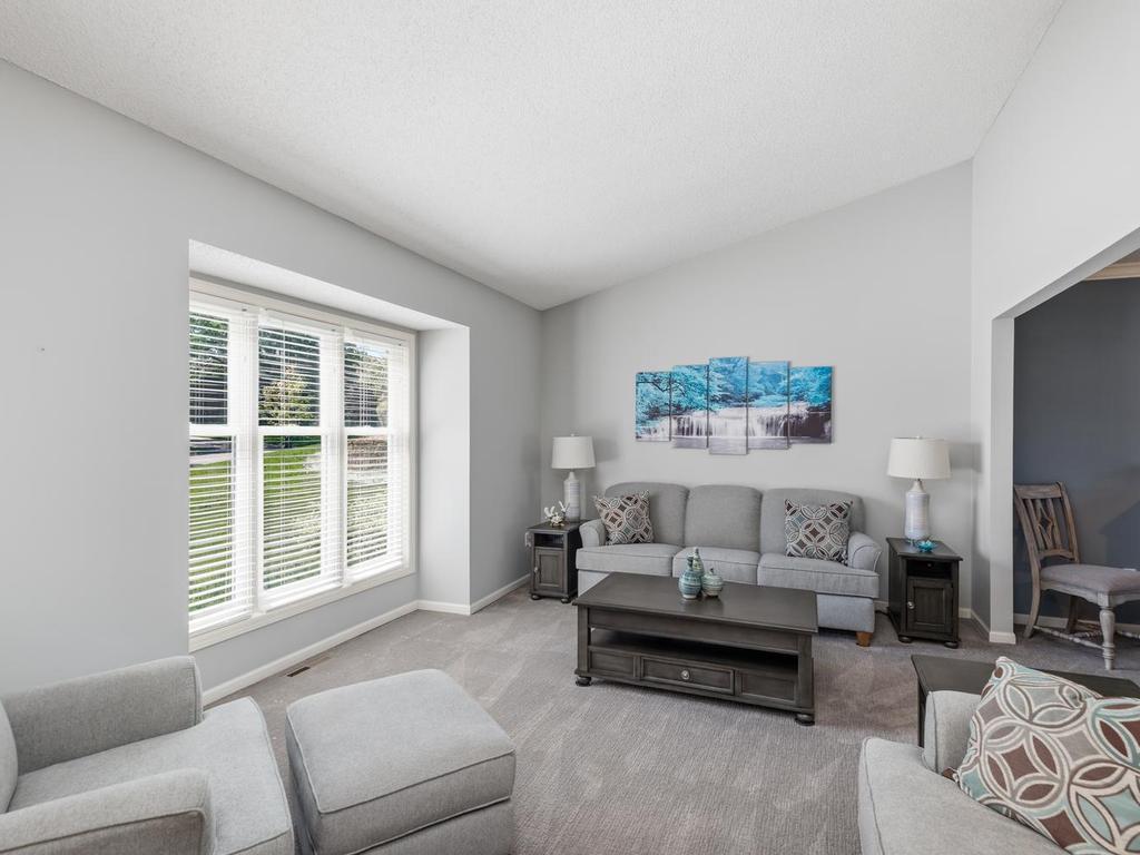 4th image of 733 Ashley Dr, Chaska, MN 55318 | MLS# 7122493