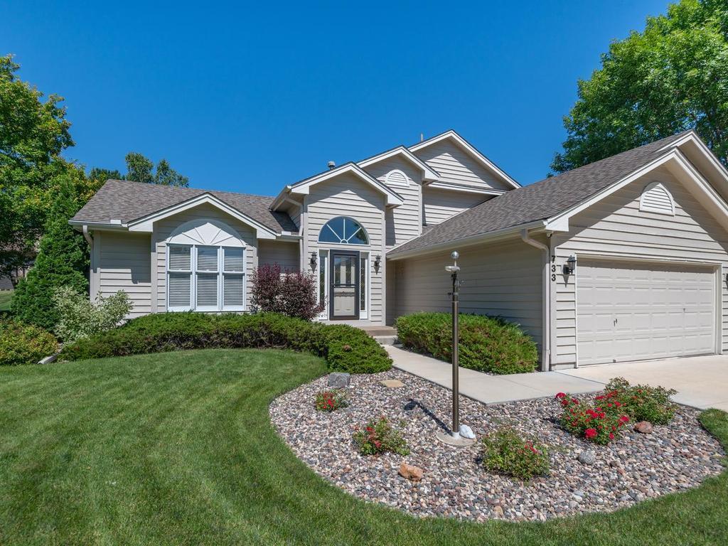 2nd image of 733 Ashley Dr, Chaska, MN 55318 | MLS# 7122493