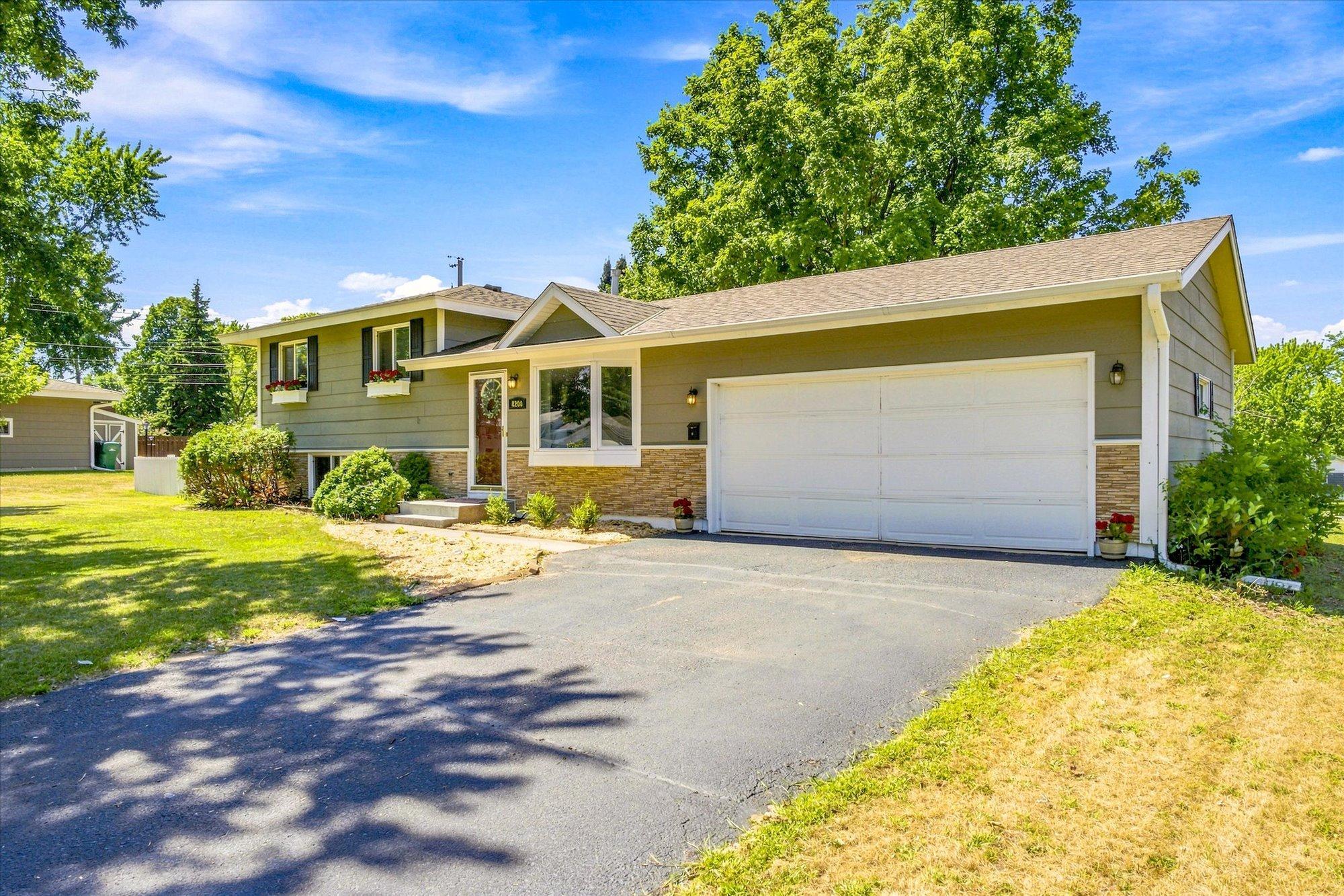 3rd image of 8200 Goodrich Rd, Minneapolis, MN 55437 | MLS# 7122523