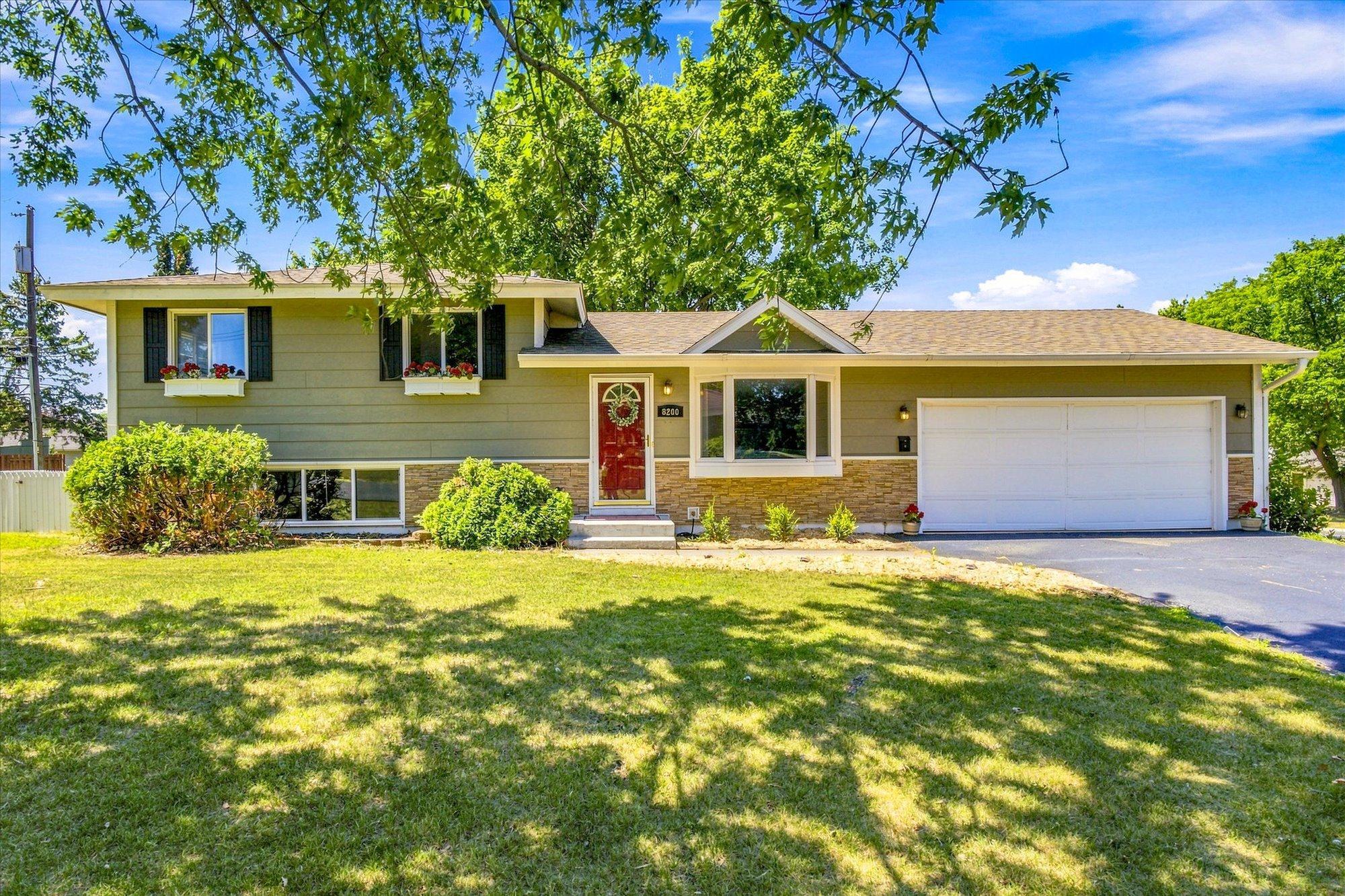 2nd image of 8200 Goodrich Rd, Minneapolis, MN 55437 | MLS# 7122523