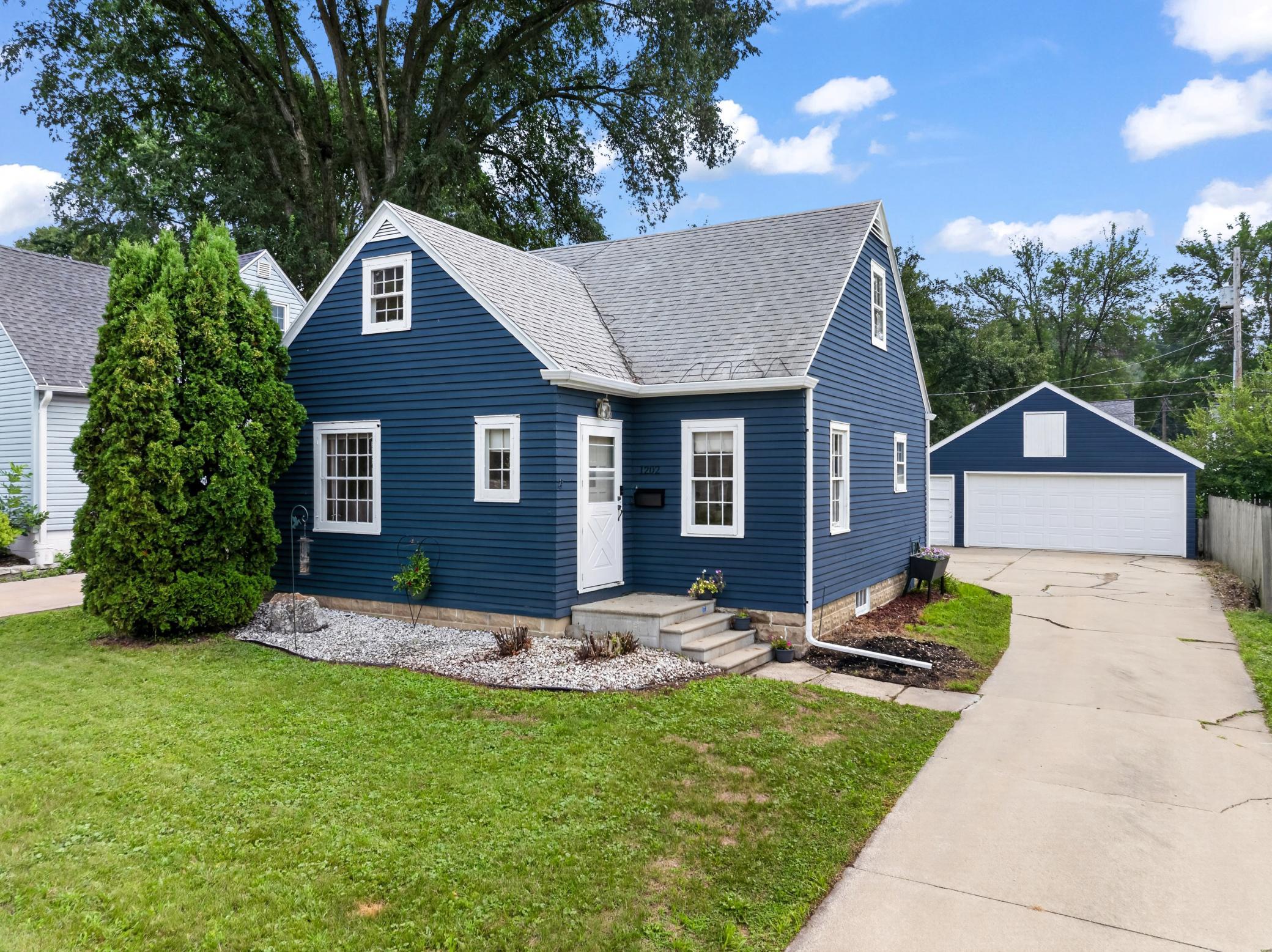 1st image of 1202 12th Ave Ne, Rochester, MN 55906 | MLS# 7122669