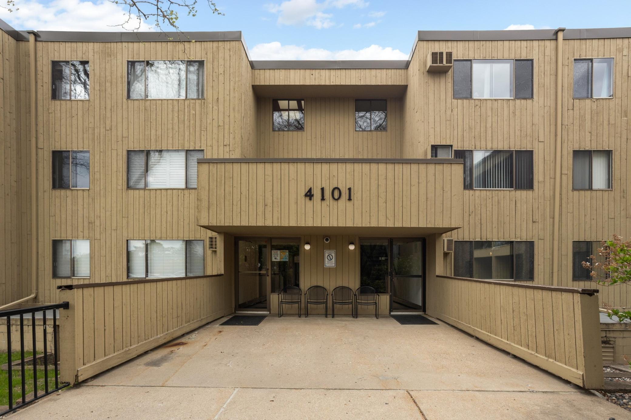 3rd image of 4101 Parklawn Ave #316, Minneapolis, MN 55435 | MLS# 7122705
