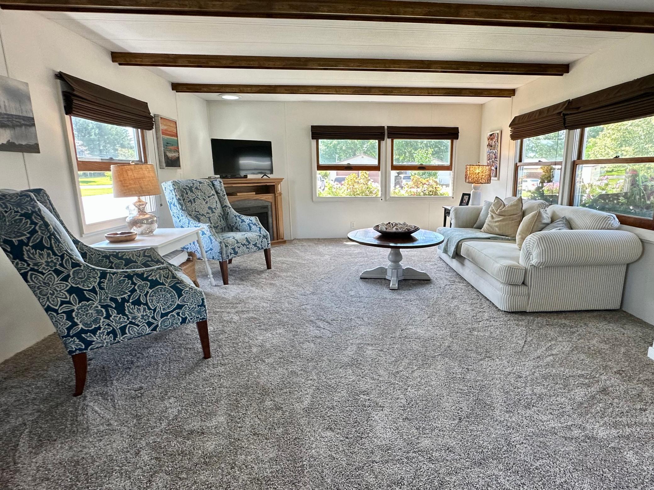 2nd image of 929 W Iowa St, Lake City, MN 55041 | MLS# 7122722