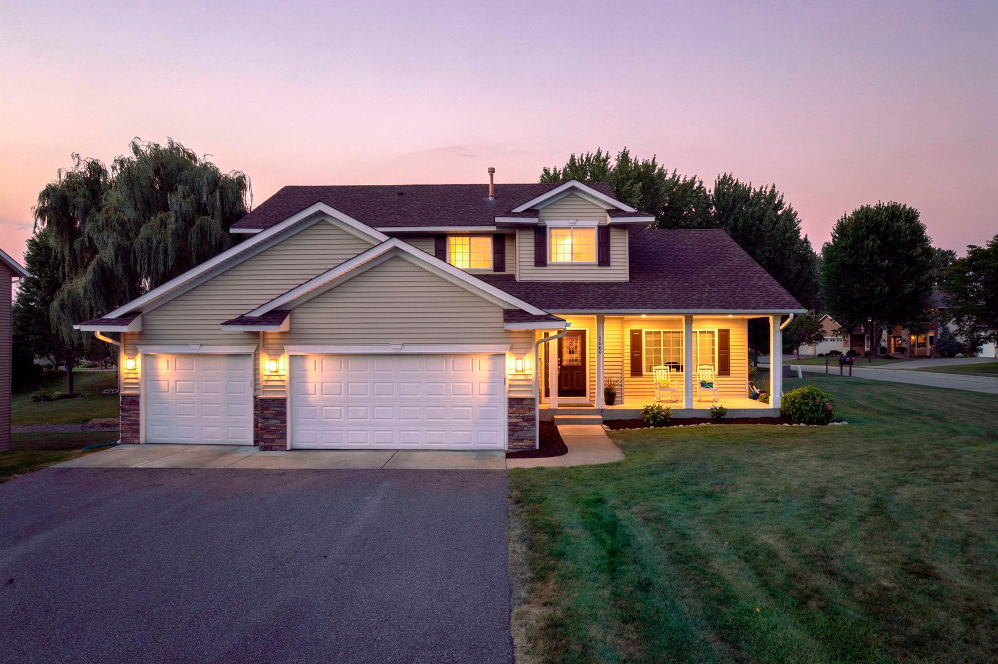 1st image of 1669 Lakeland Cir, Hugo, MN 55038 | MLS# 7122799