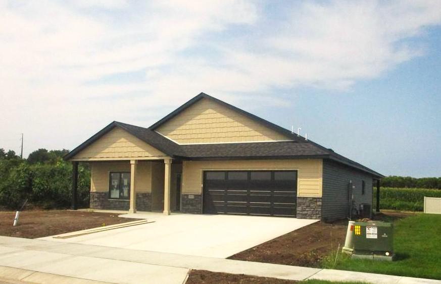 1st image of 1804 Sunny Pl Se, Pine Island, MN 55963 | MLS# 7122808