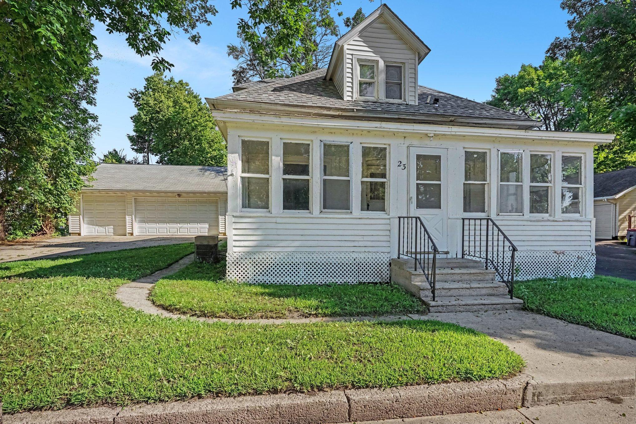 1st image of 23 Main St E, Morristown, MN 55052 | MLS# 7122810