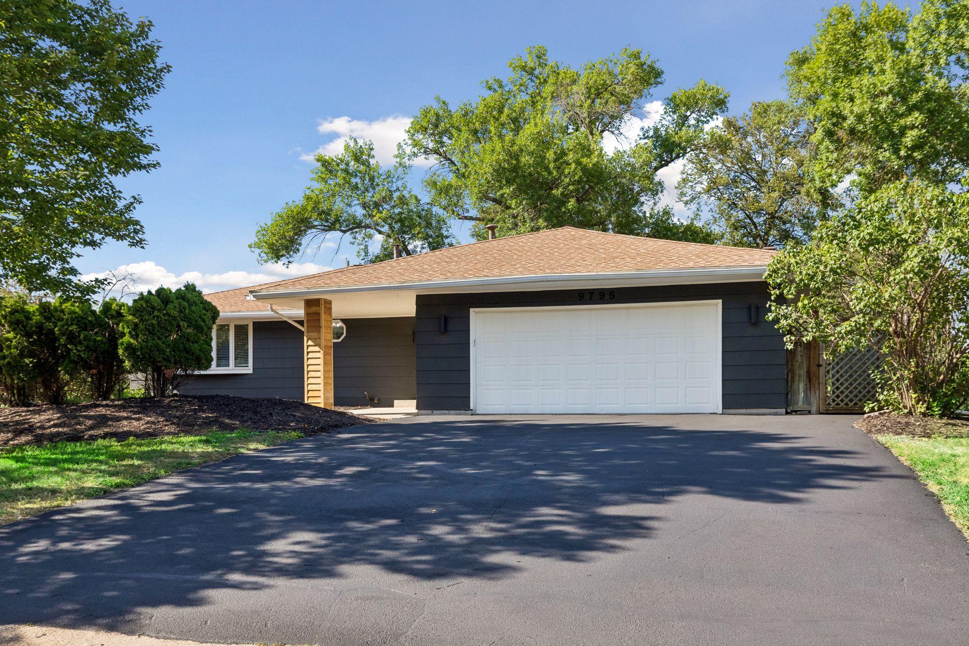 1st image of 9795 161st St W, Lakeville, MN 55044 | MLS# 7122816