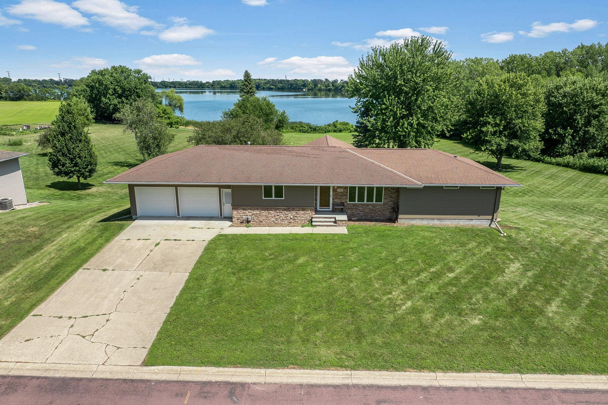 1st image of 326 Fox Lake Ave, Sherburn, MN 56171 | MLS# 7122925