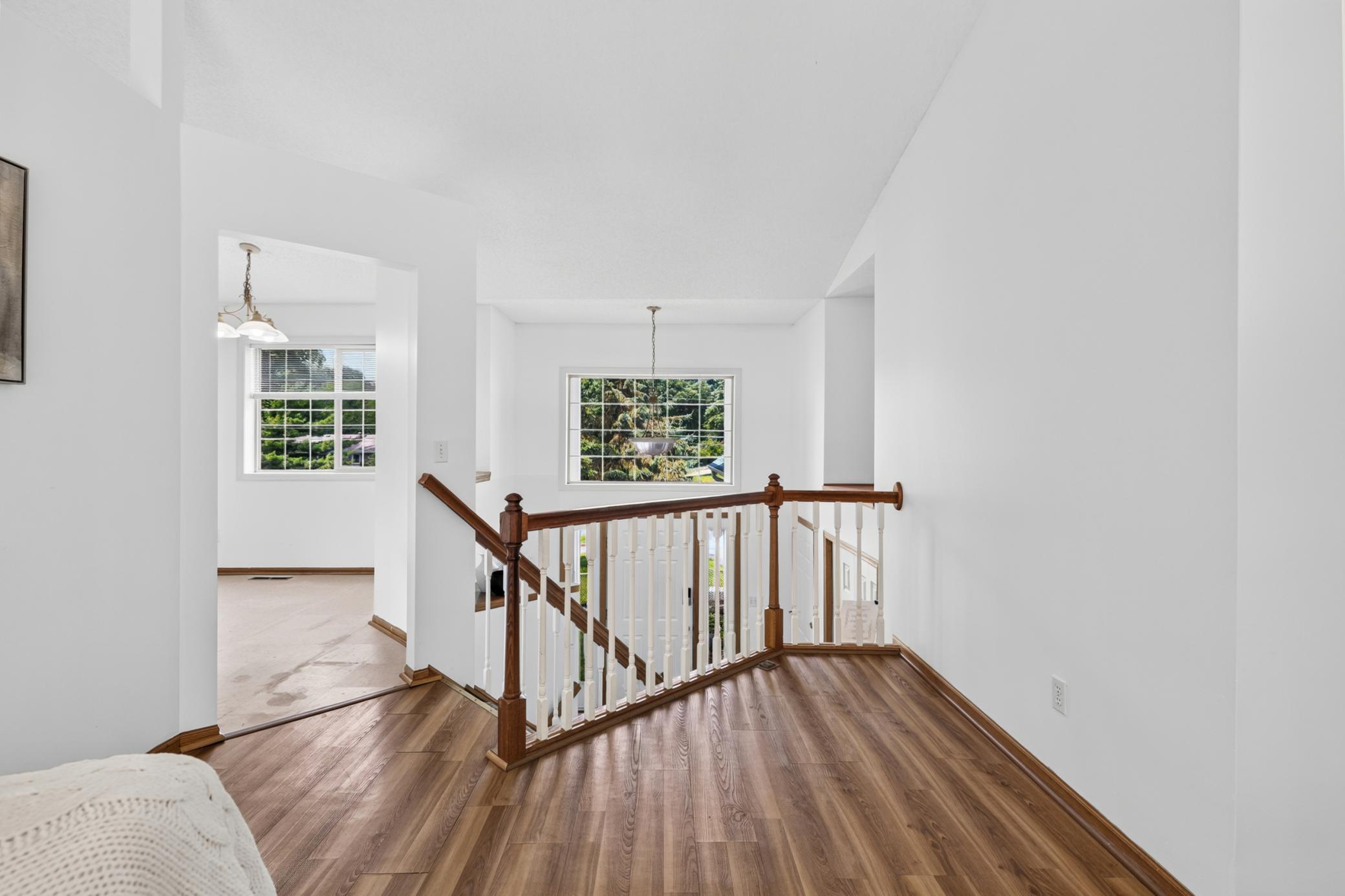 5th image of 1911 Queens Dr, Saint Paul, MN 55125 | MLS# 7122943