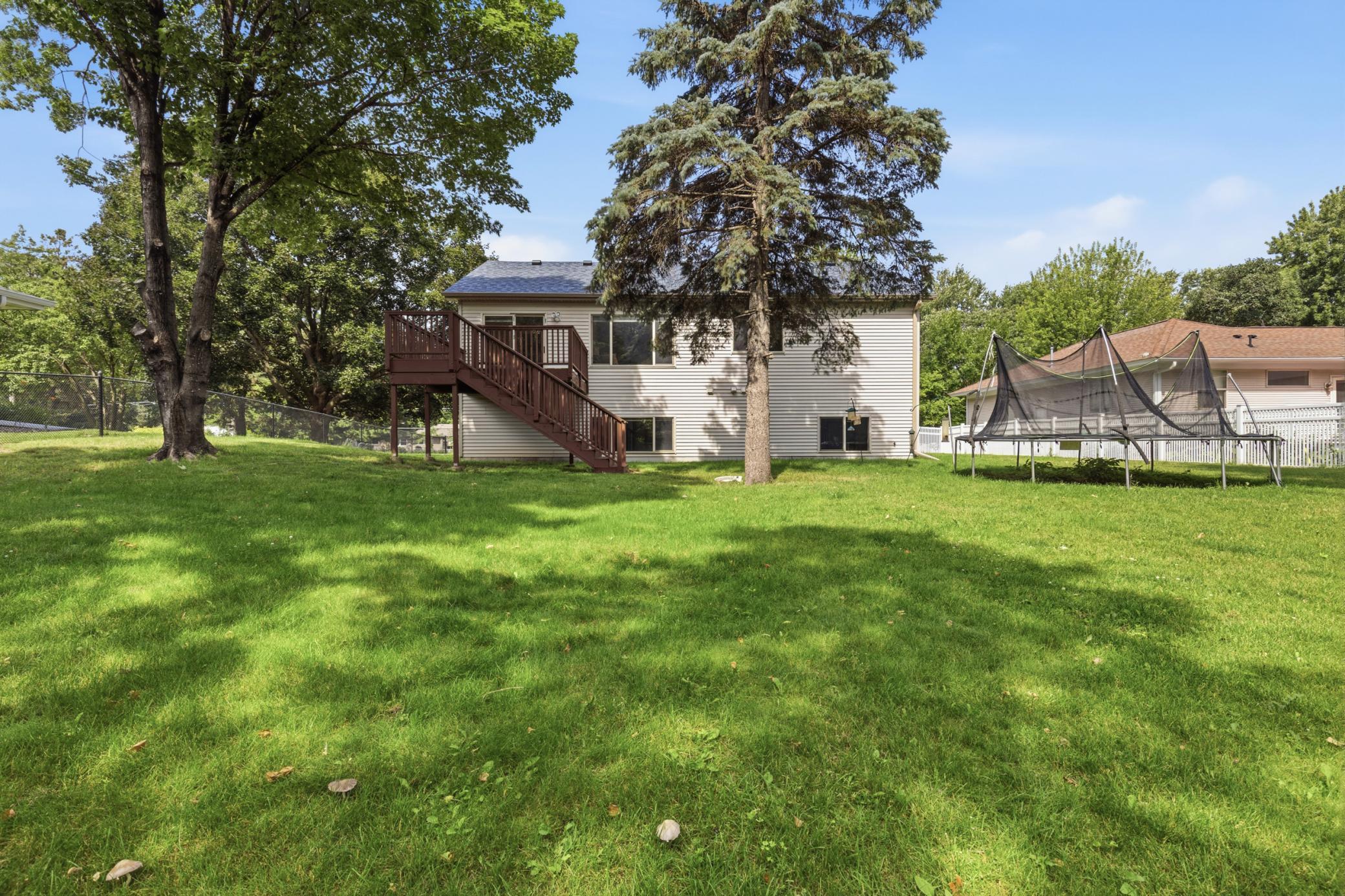 32nd image of 1911 Queens Dr, Saint Paul, MN 55125 | MLS# 7122943