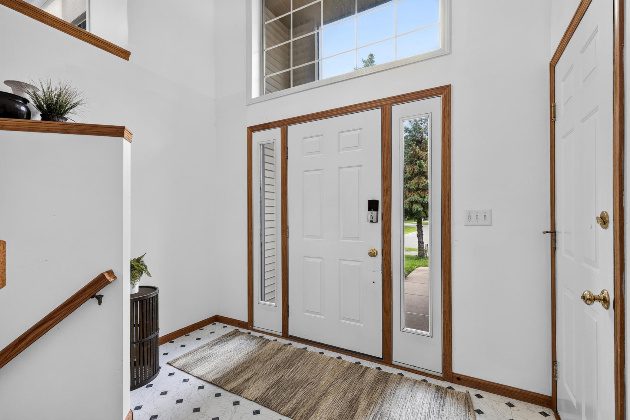 4th image of 1911 Queens Dr, Saint Paul, MN 55125 | MLS# 7122943