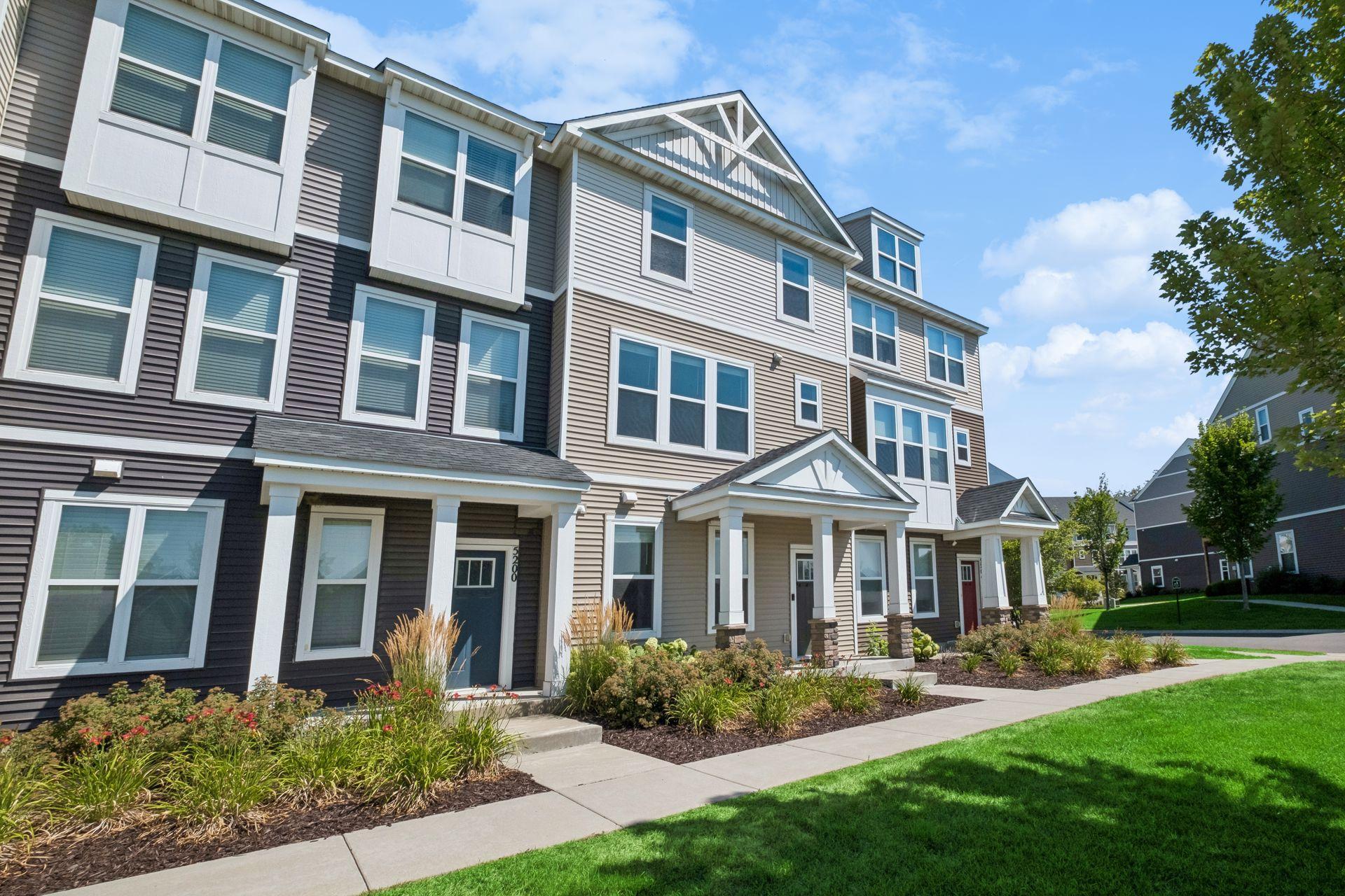 1st image of 5202 Hampton St Ne, Prior Lake, MN 55372 | MLS# 7122945