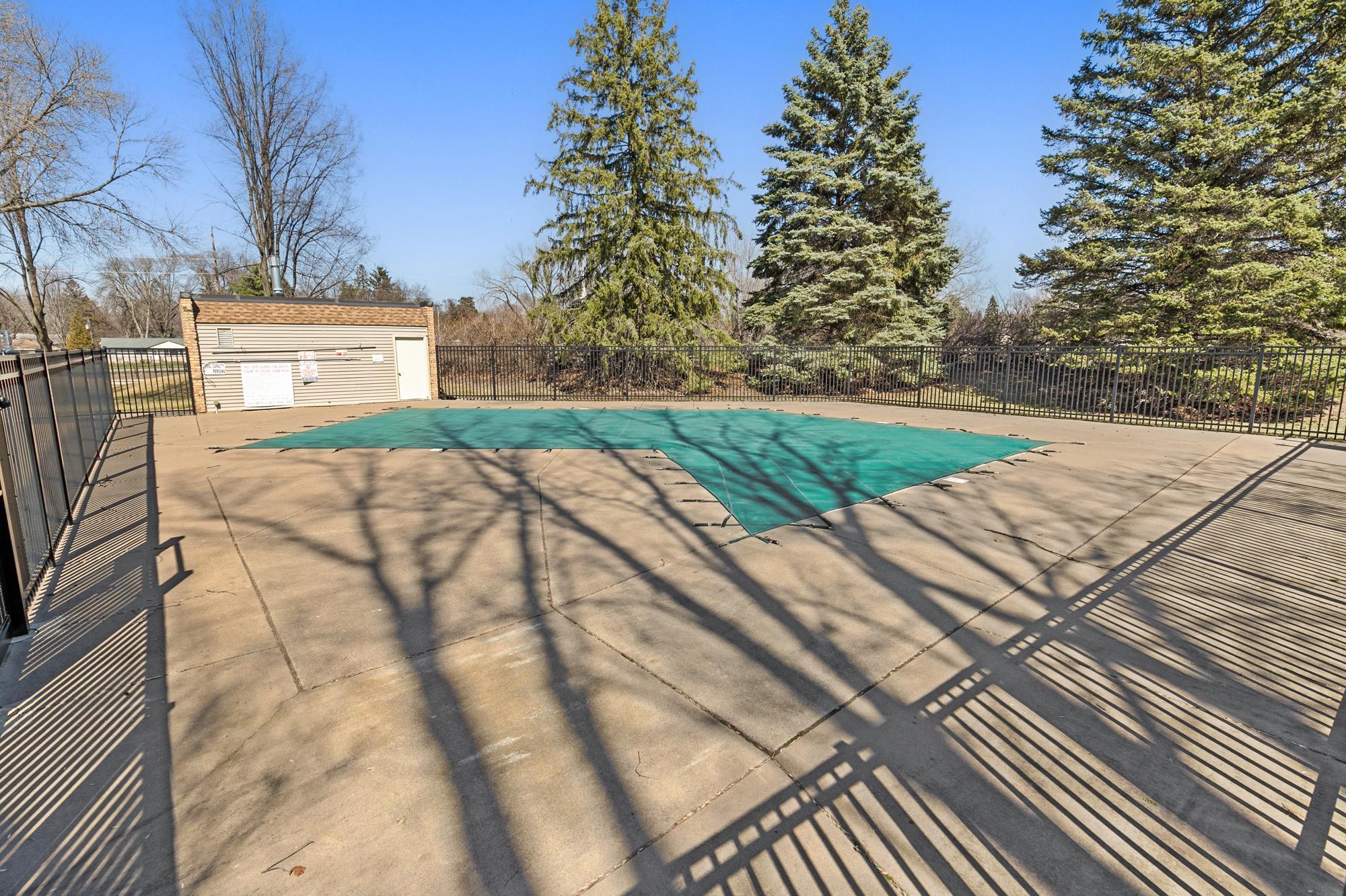 2nd image of 4045 Hodgson Rd, Saint Paul, MN 55126