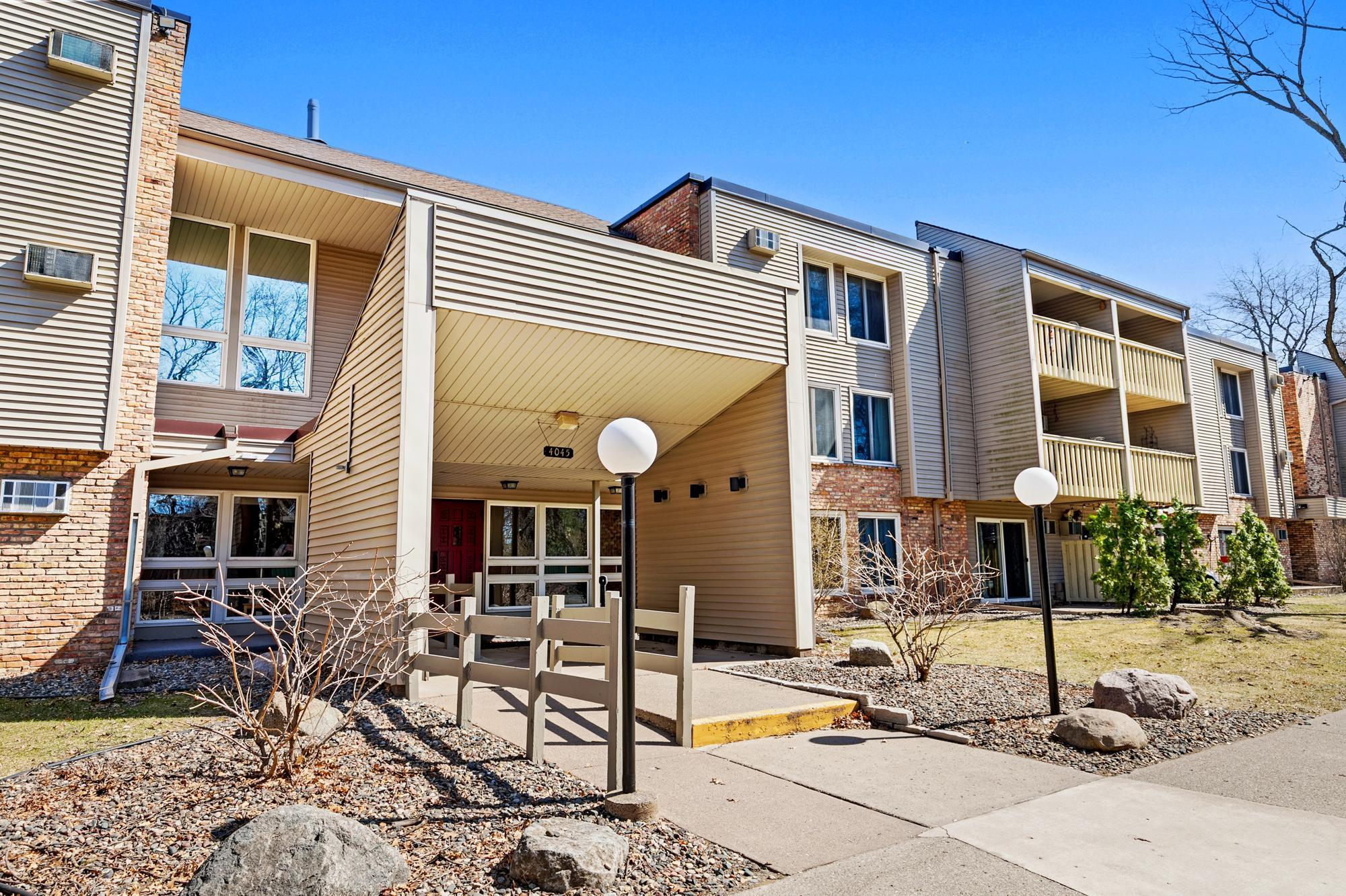 2nd image of 4045 Hodgson Rd #309, Saint Paul, MN 55126 | MLS# 7122968