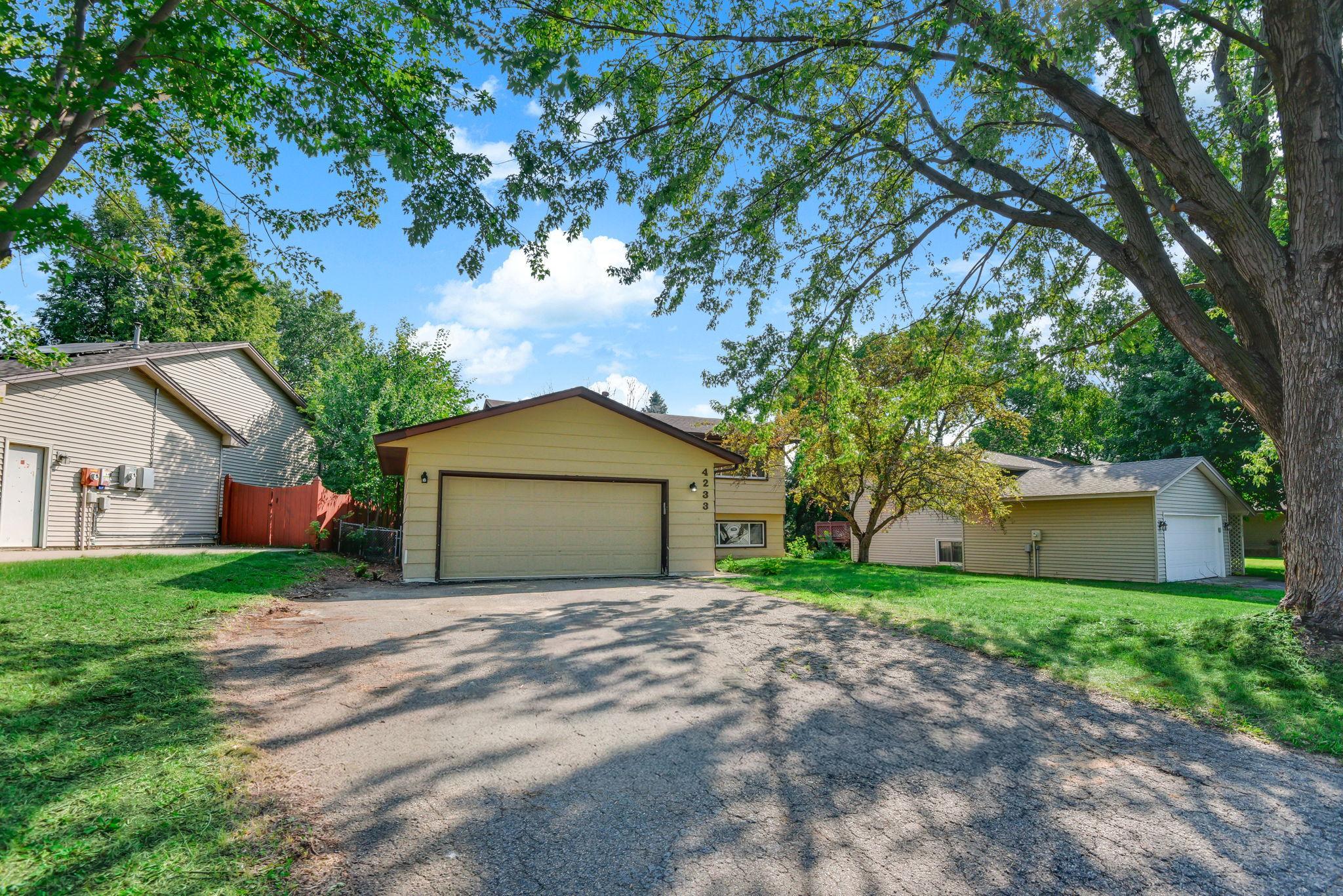 2nd image of 4233 Braddock Trl, Saint Paul, MN 55123 | MLS# 7123016