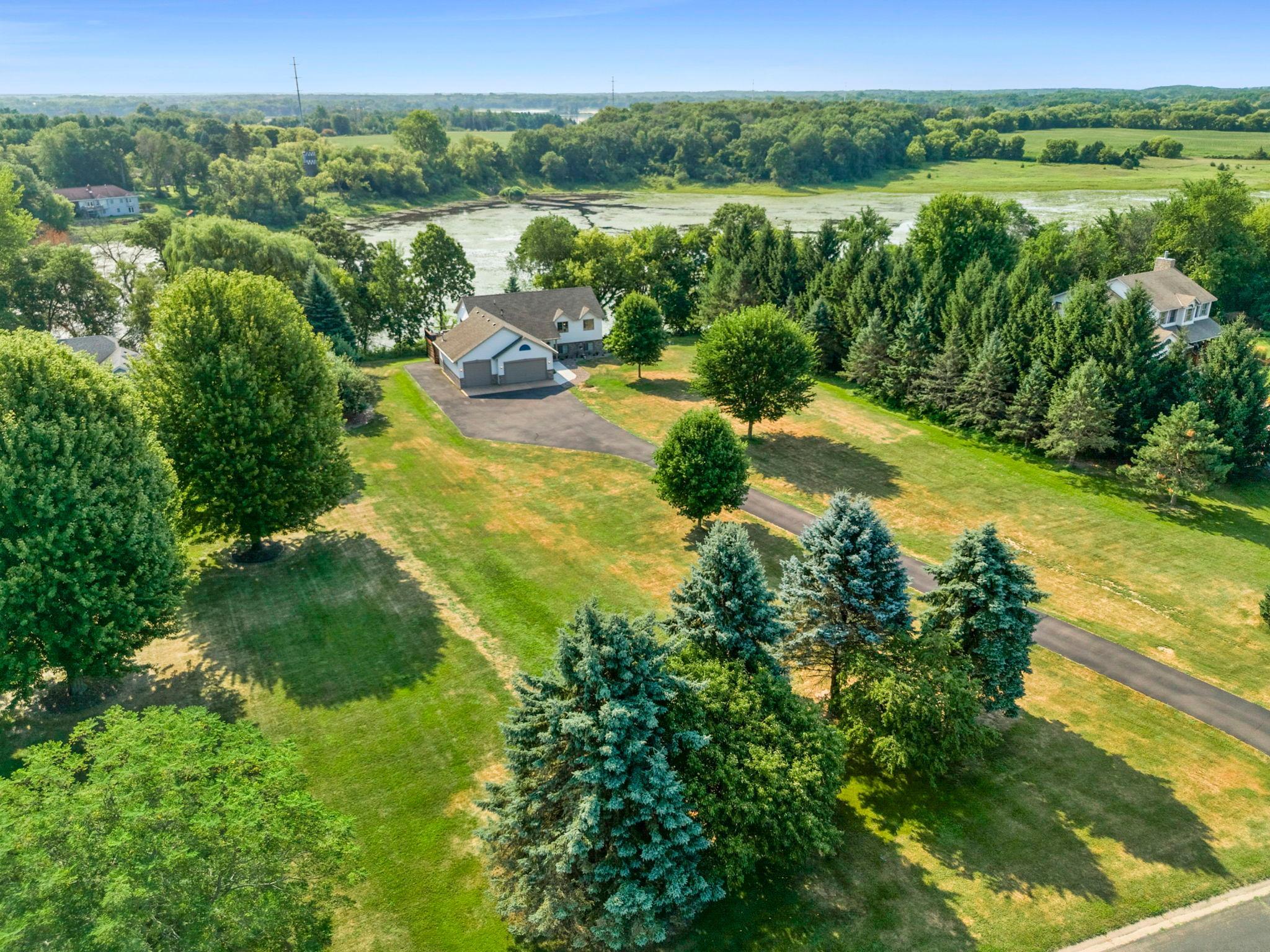2nd image of 27321 Isle Dr, Chisago City, MN 55013 | MLS# 7123021
