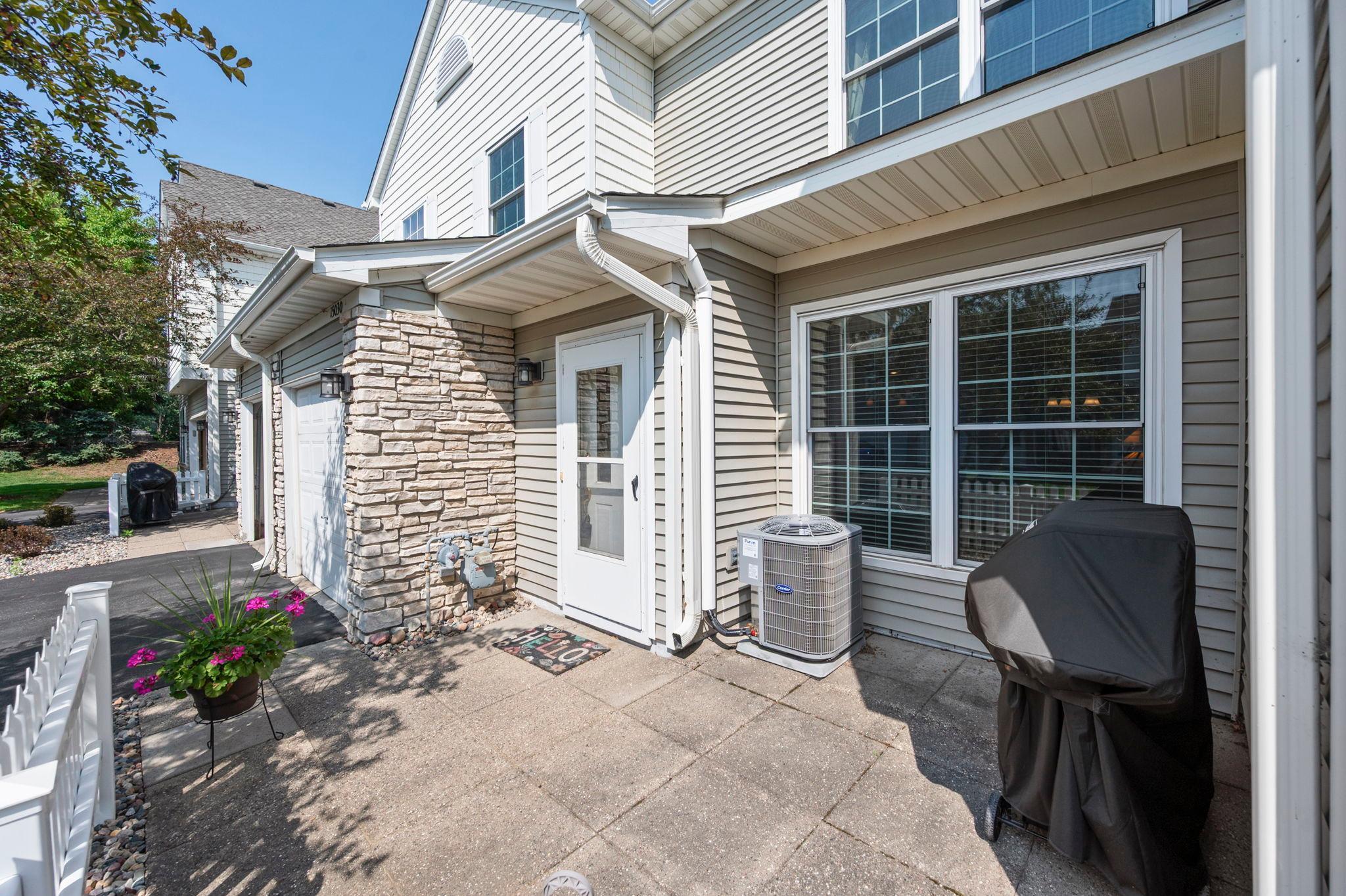 3rd image of 15030 Dunwood Trl, Apple Valley, MN 55124 | MLS# 7123022