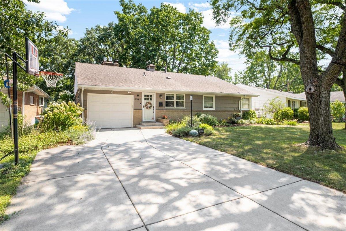 3rd image of 3341 Decatur Ln, Minneapolis, MN 55426 | MLS# 7123024