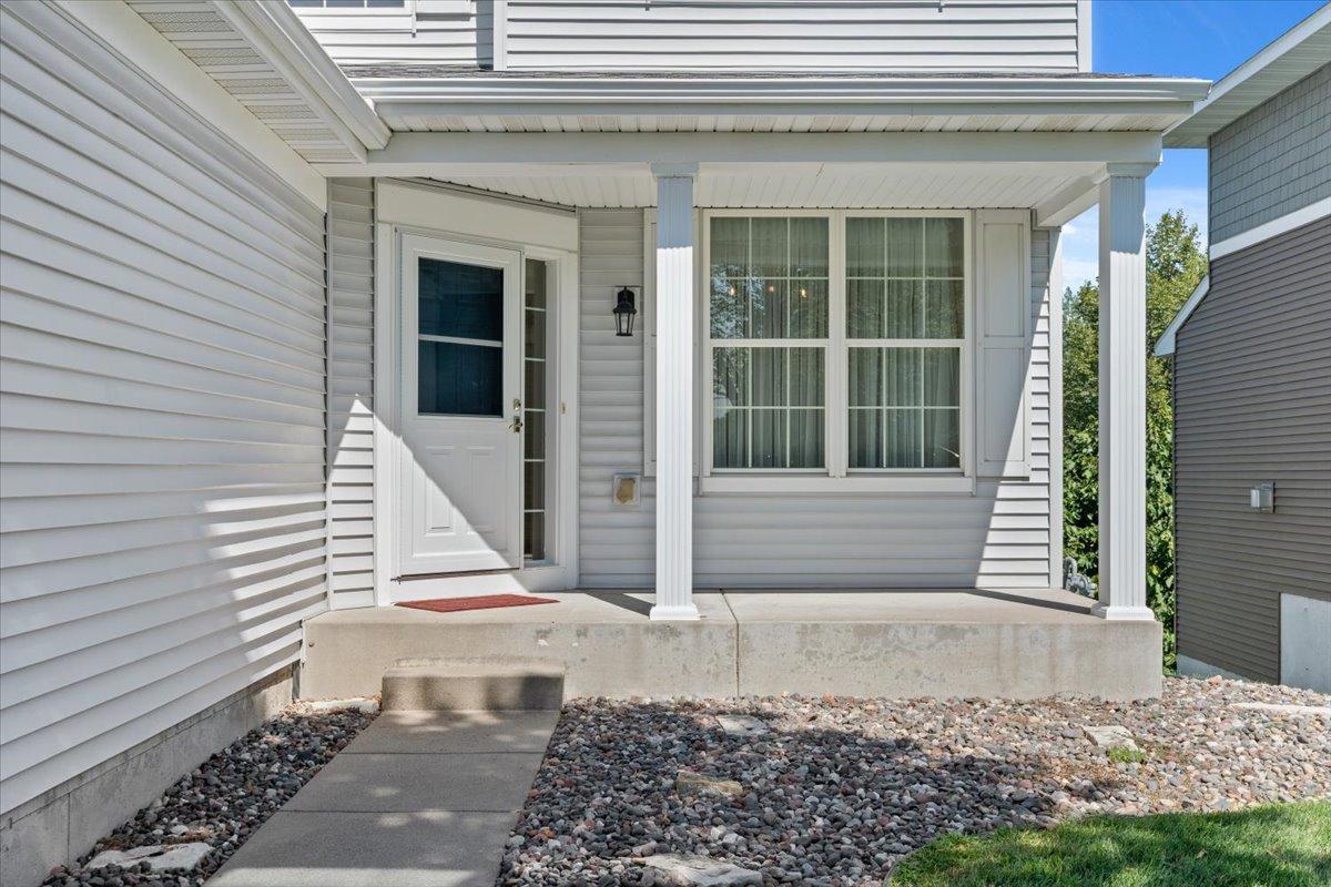 3rd image of 211 Pine Hollow Dr, Circle Pines, MN 55014 | MLS# 7123047
