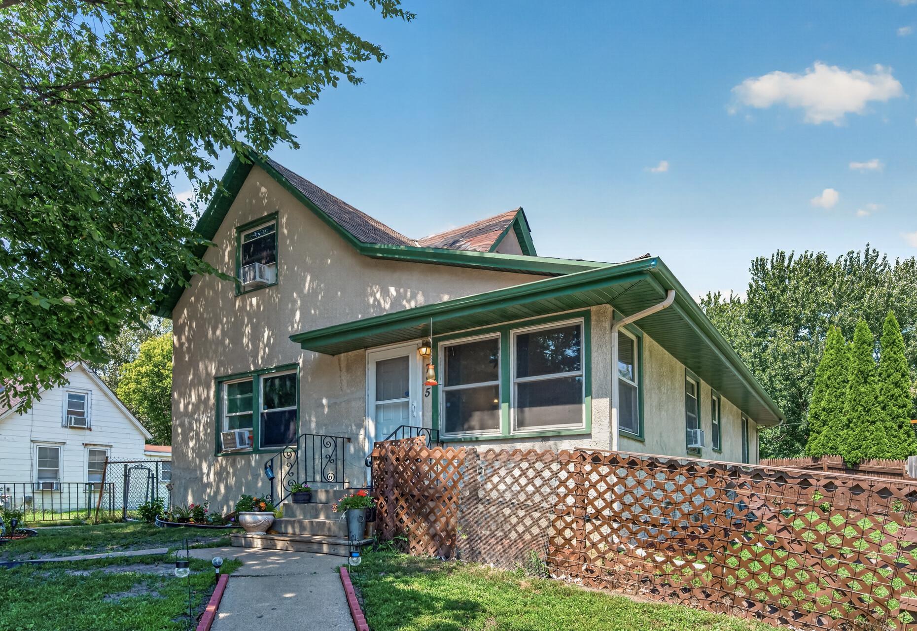 1st image of 725 California Ave E, Saint Paul, MN 55106 | MLS# 7123083
