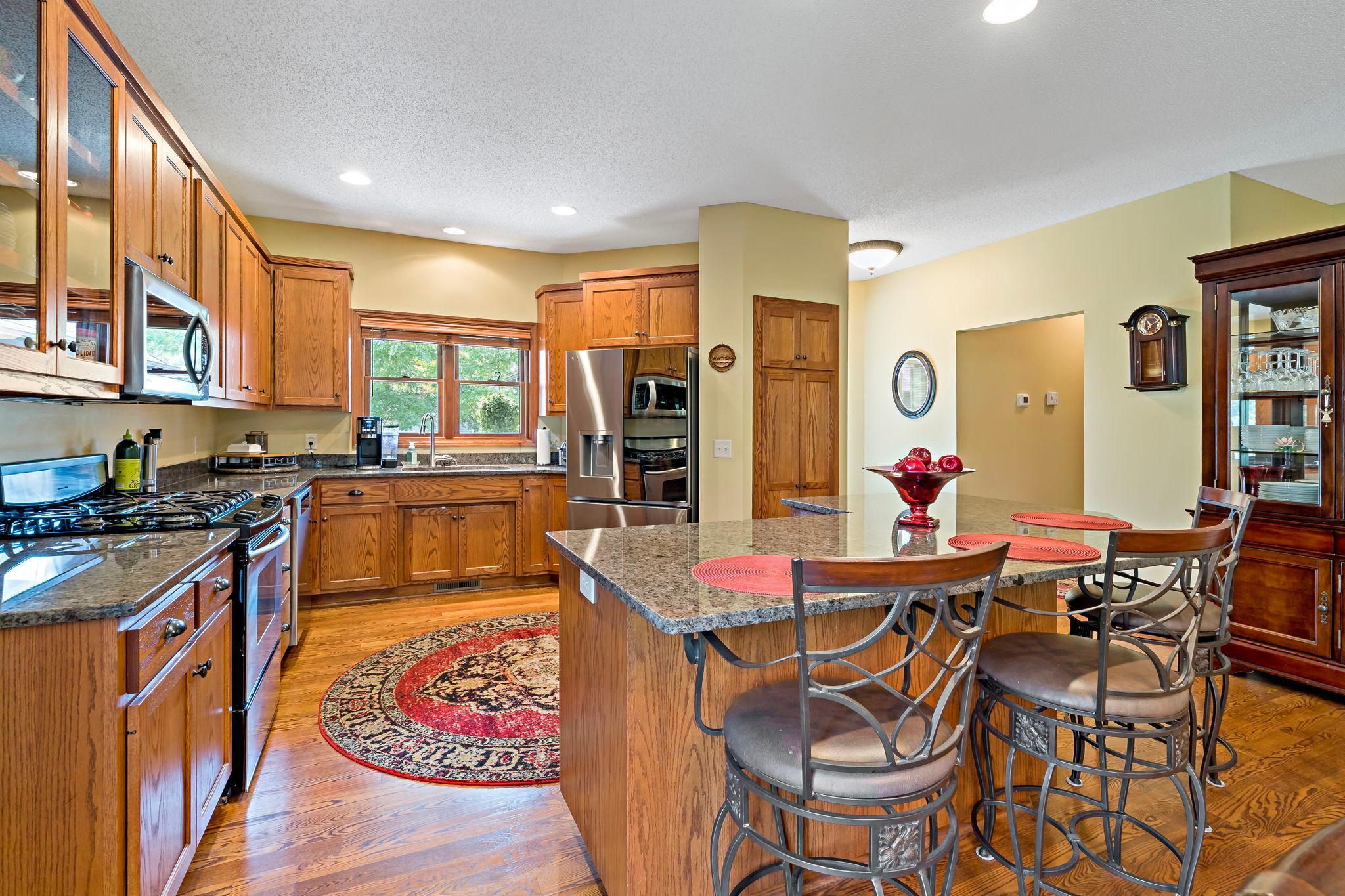 5th image of 1371 Holly Ave N, Saint Paul, MN 55128 | MLS# 7123095
