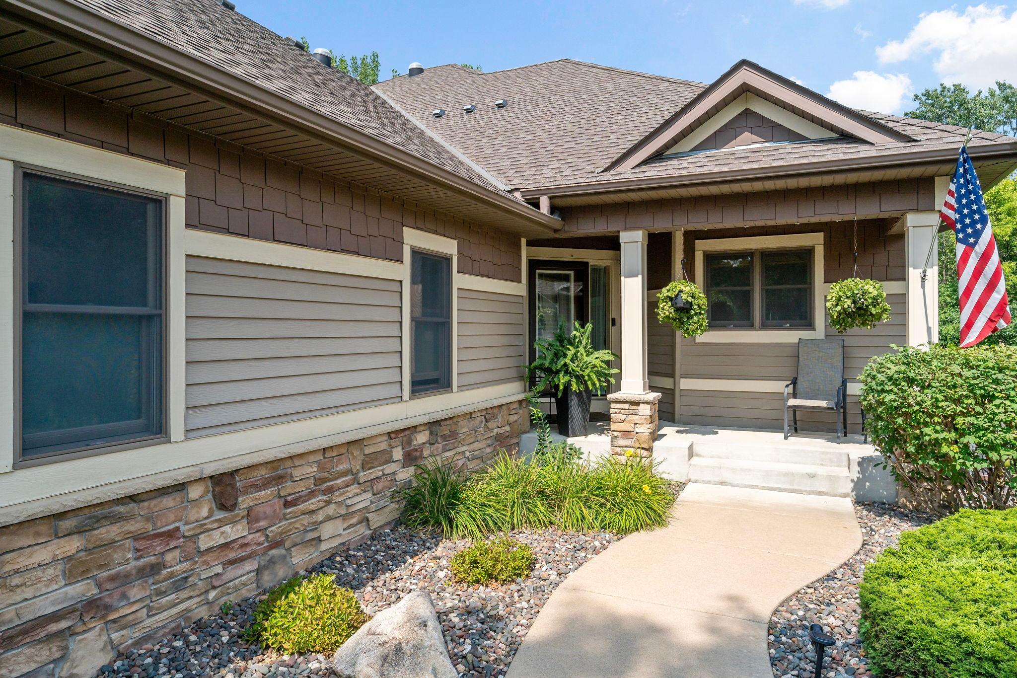 3rd image of 1371 Holly Ave N, Saint Paul, MN 55128 | MLS# 7123095