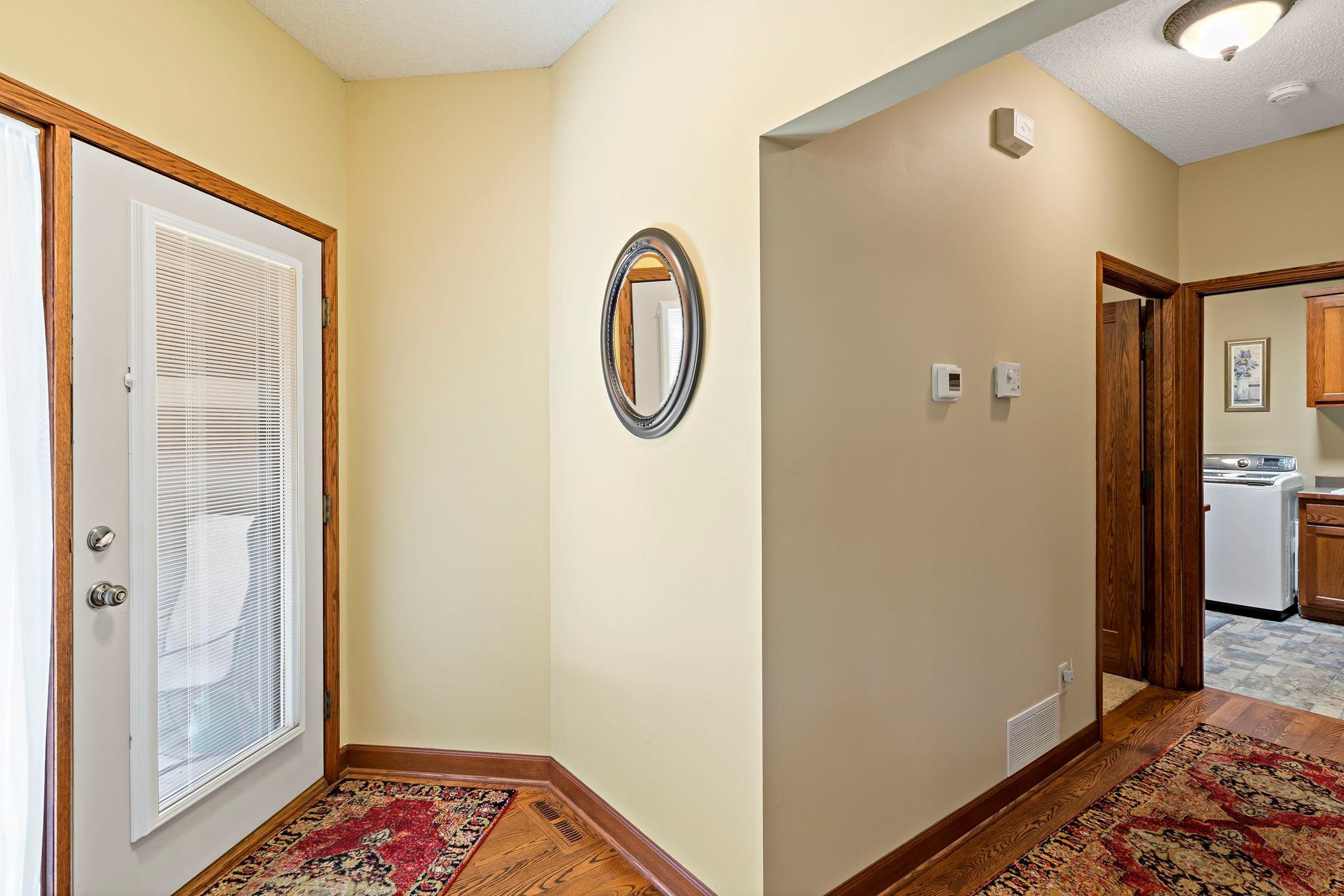 4th image of 1371 Holly Ave N, Saint Paul, MN 55128 | MLS# 7123095