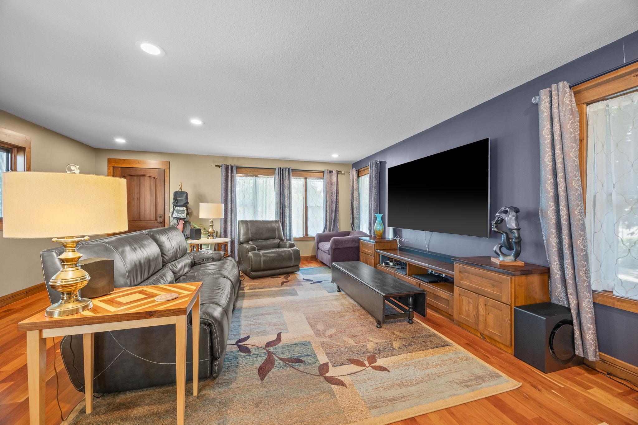 1st image of 318 4th St Ne, Minneapolis, MN 55413 | MLS# 7123116