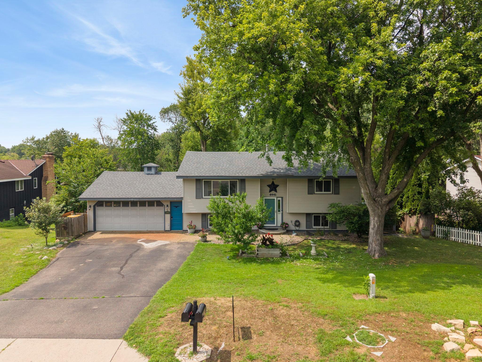 2nd image of 6441 Edgemont Blvd N, Minneapolis, MN 55428 | MLS# 7123127