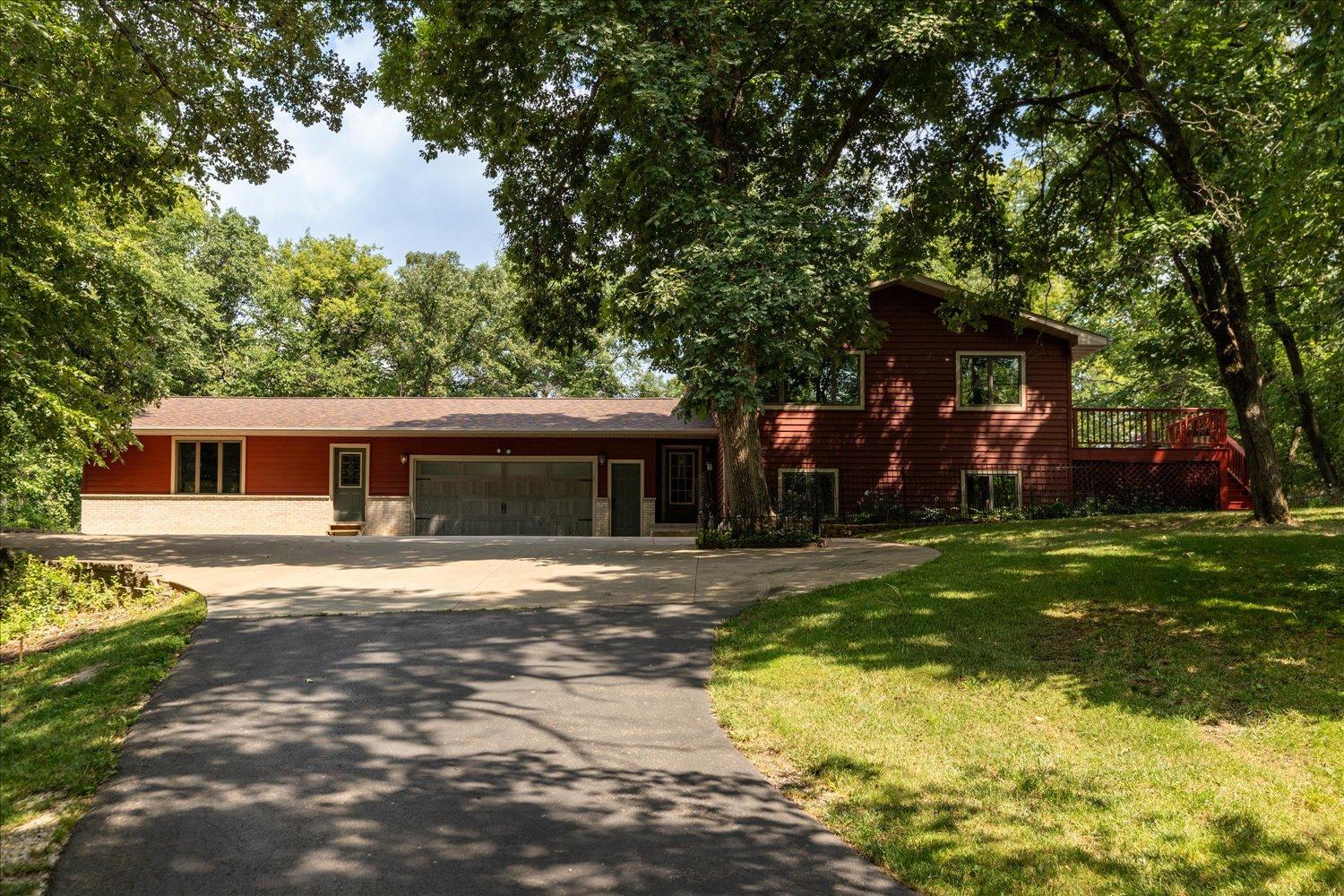 1st image of 2222 Schmidt Ct Se, Rochester, MN 55904 | MLS# 7123130