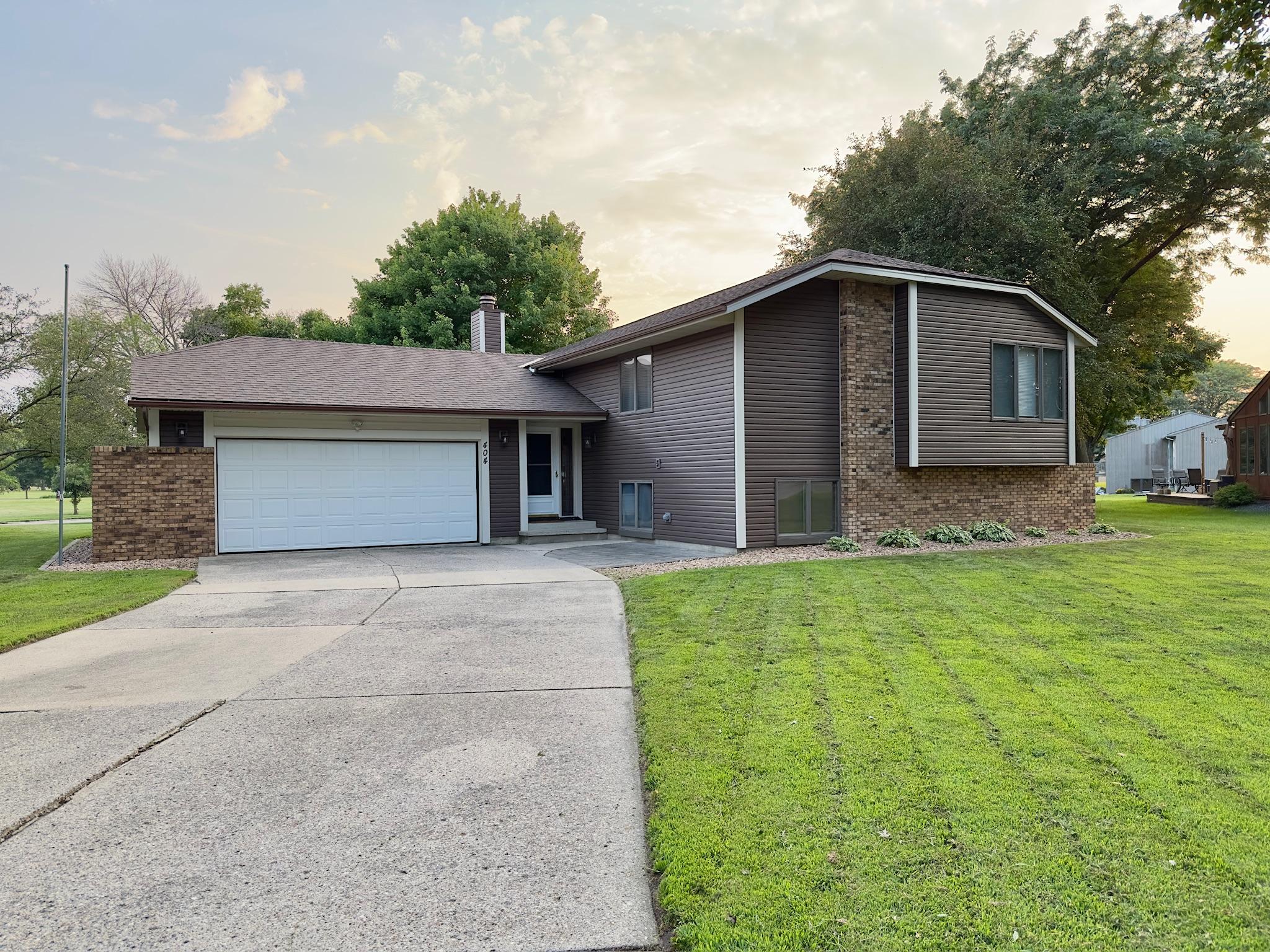 1st image of 404 Crescent Dr, Albert Lea, MN 56007 | MLS# 7123161