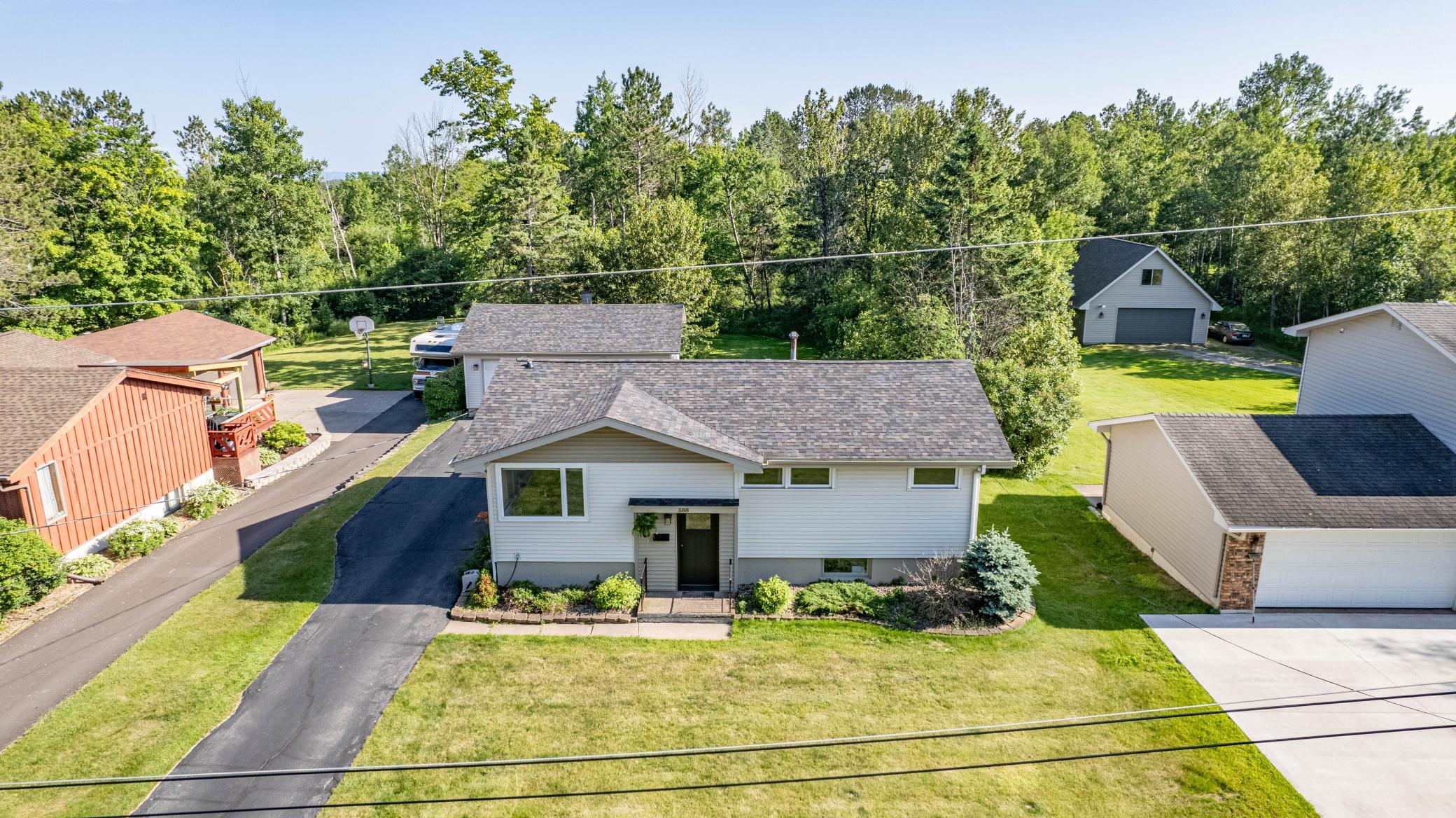 1st image of 588 W Winona St, Duluth, MN 55803 | MLS# 7123163