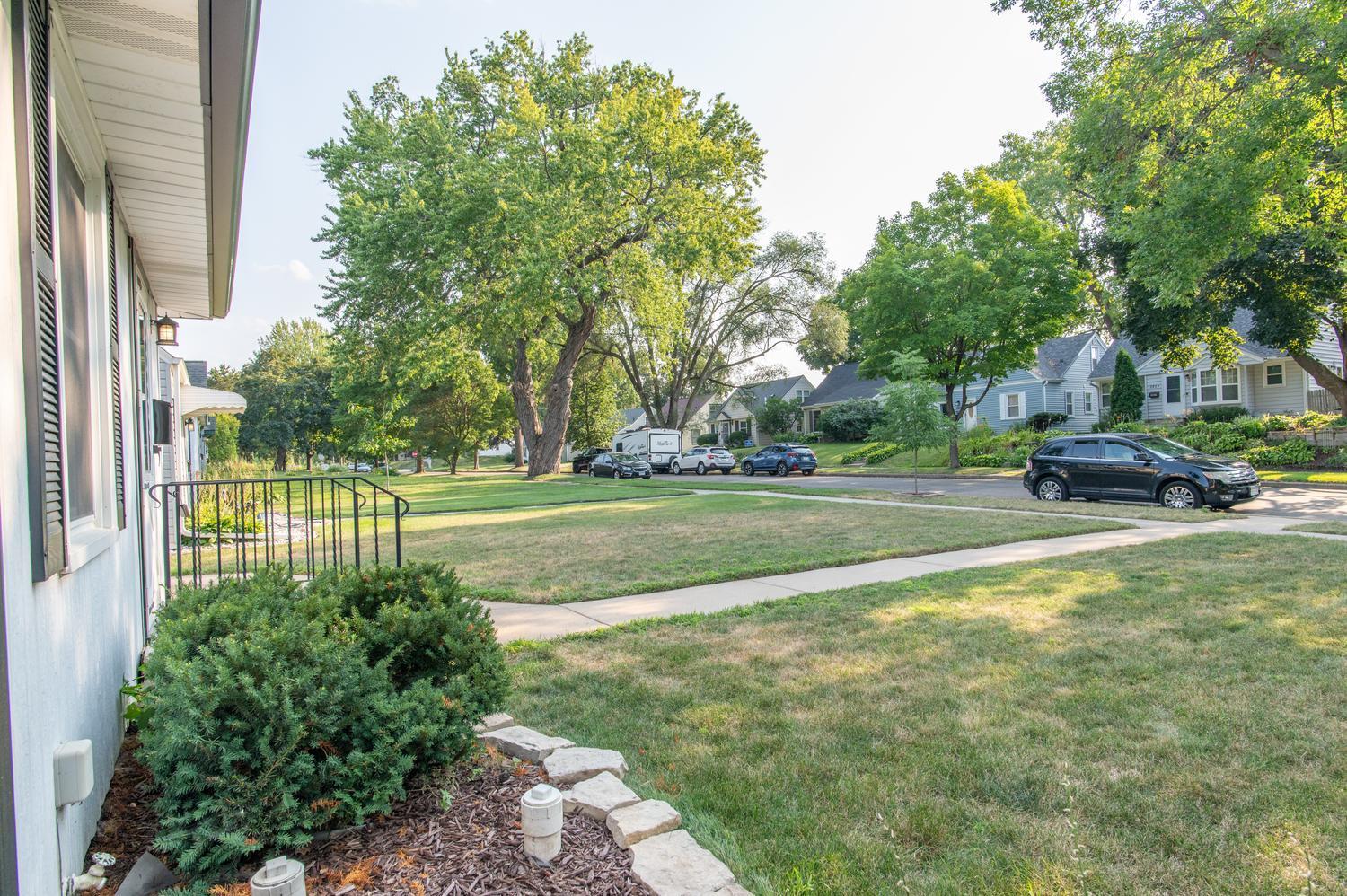 32nd image of 2821 Edgewood Ave S, Minneapolis, MN 55426 | MLS# 7123196